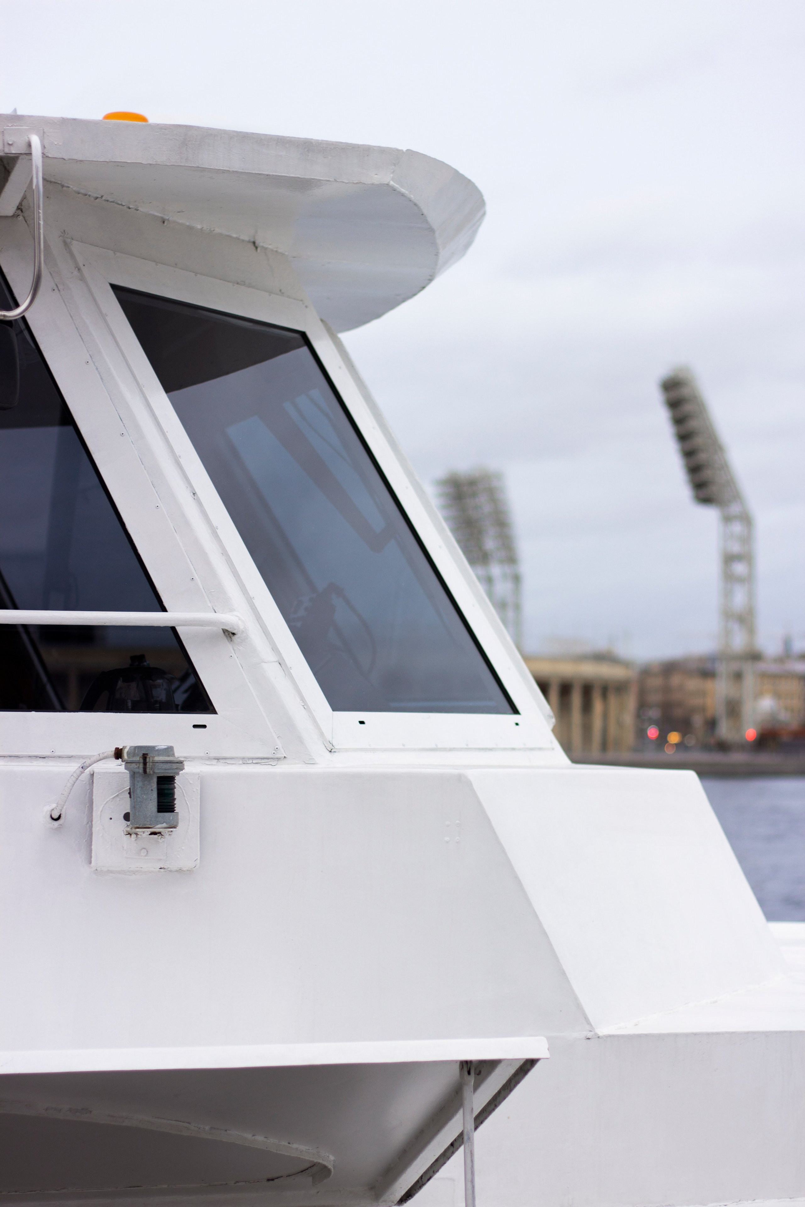 Съемка для сайта аренды катеров в Санкт-Петербурге, подготовка к свадебной прогулке по рекам и каналам. Фотограф в Санкт-Петербурге Смирнова Диана