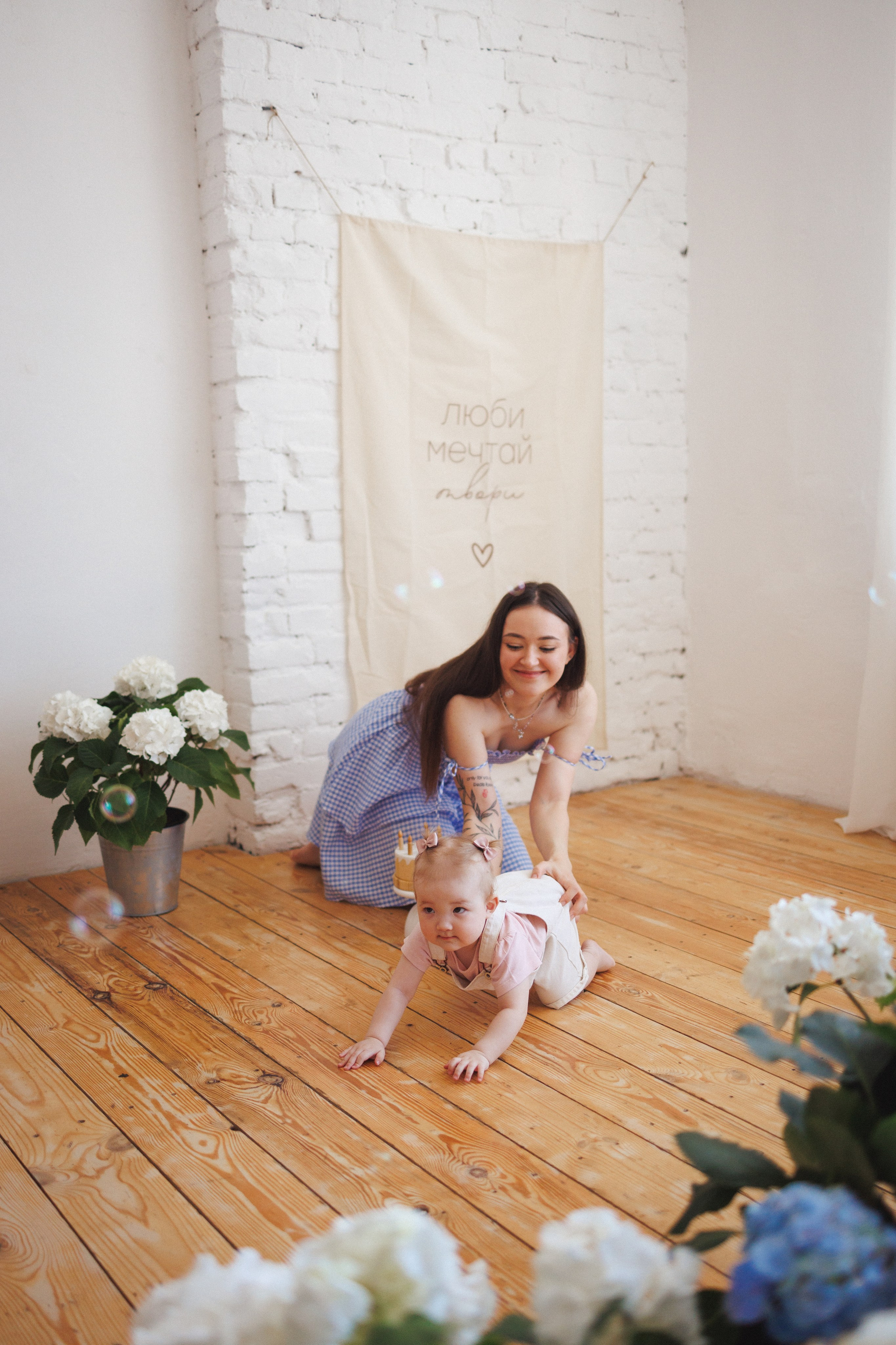 Фотосессия с живыми цветами Гортензии в фотостудии Space JOBS, город Краснодар. Семейный и детский фотограф в Краснодаре Анна Трашкова