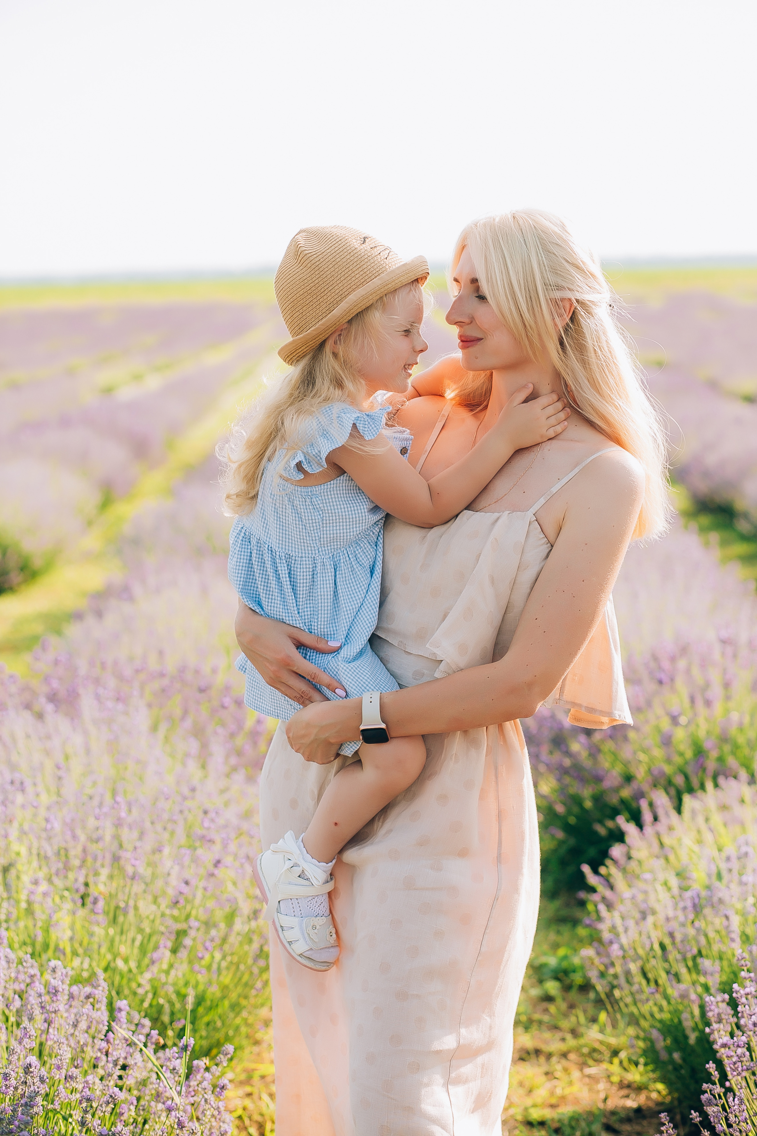 Лавандовое поле. Свадебный и семейный фотограф Волкова Маргарита
