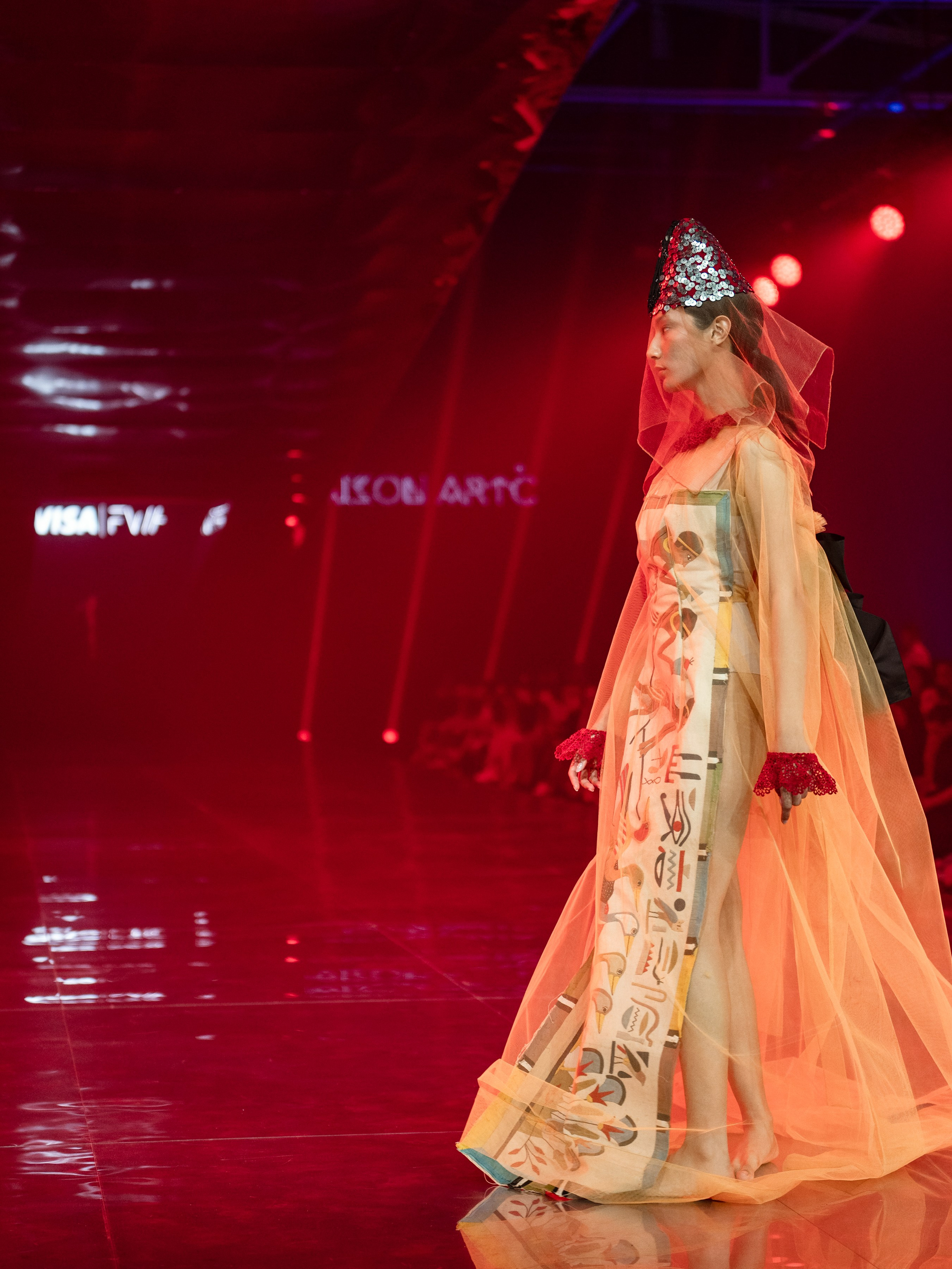 Visa Fashion week Maison Artc. Сайт Алматинского НЮ АРТ, будуар и фэшн фотографа Дениса Карпенко