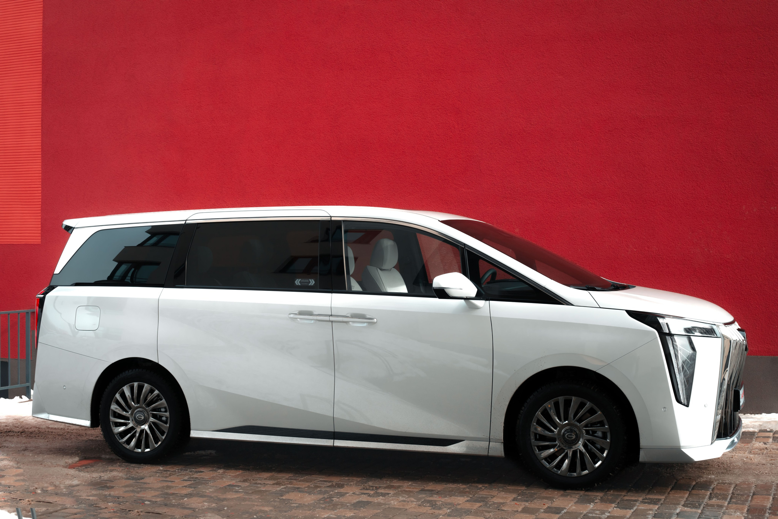 Бизнес съемка для автосалона GAC в городе Ижевск. Бизнес фотограф Ижевск — Назаров Роман