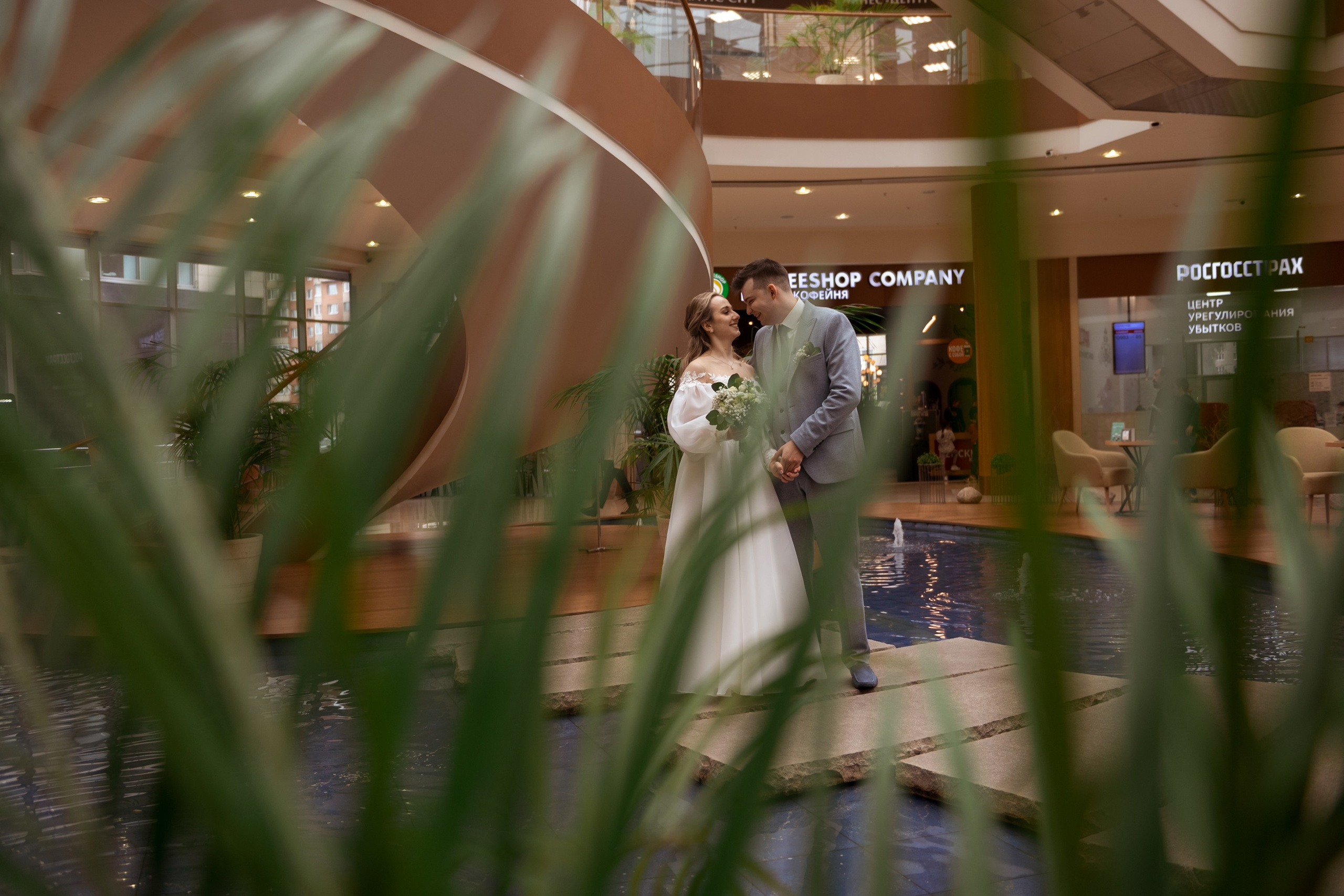 Весь день под дождем, вечером закат на озере. Свадебный и семейный фотограф София Невская