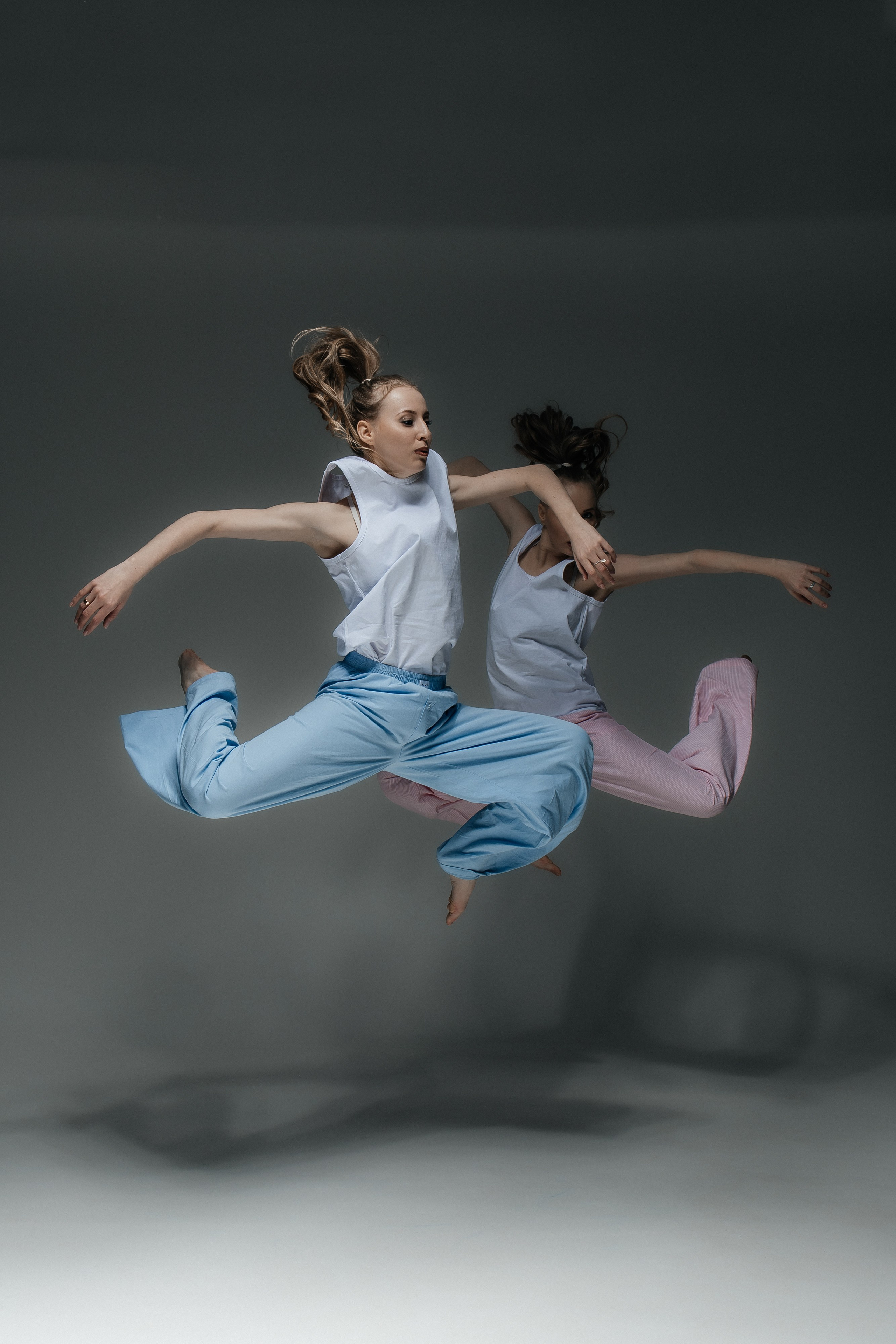 Вика и Настя