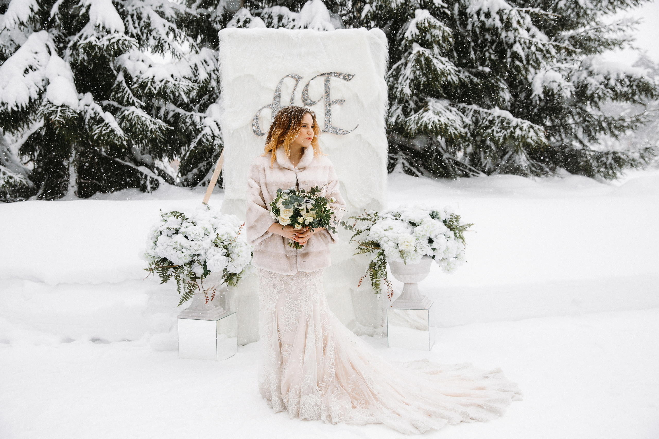 Свадебная фотосессия в загородном клубе «ARTILAND»