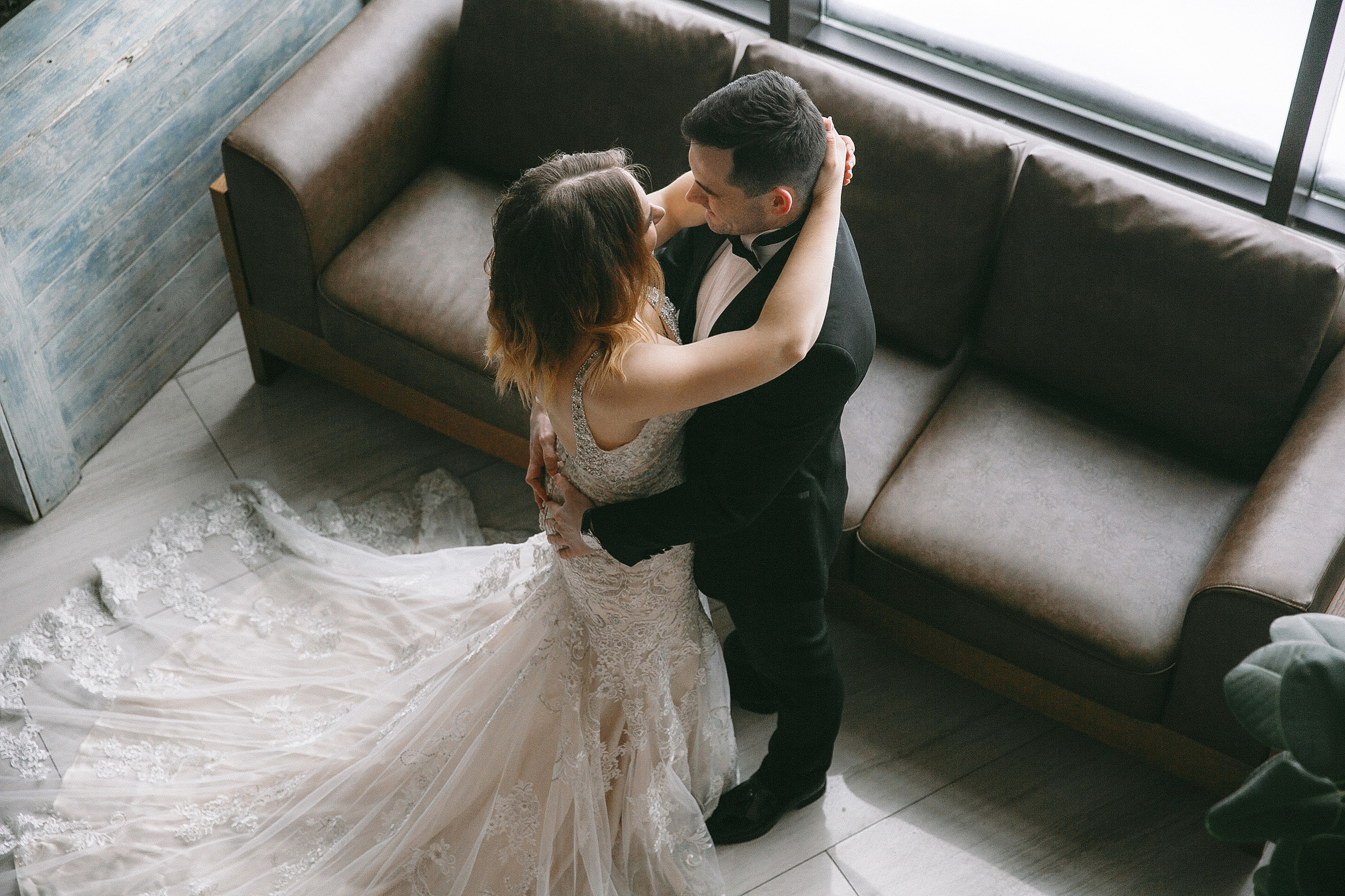 Свадебная фотосессия в загородном клубе «ARTILAND»