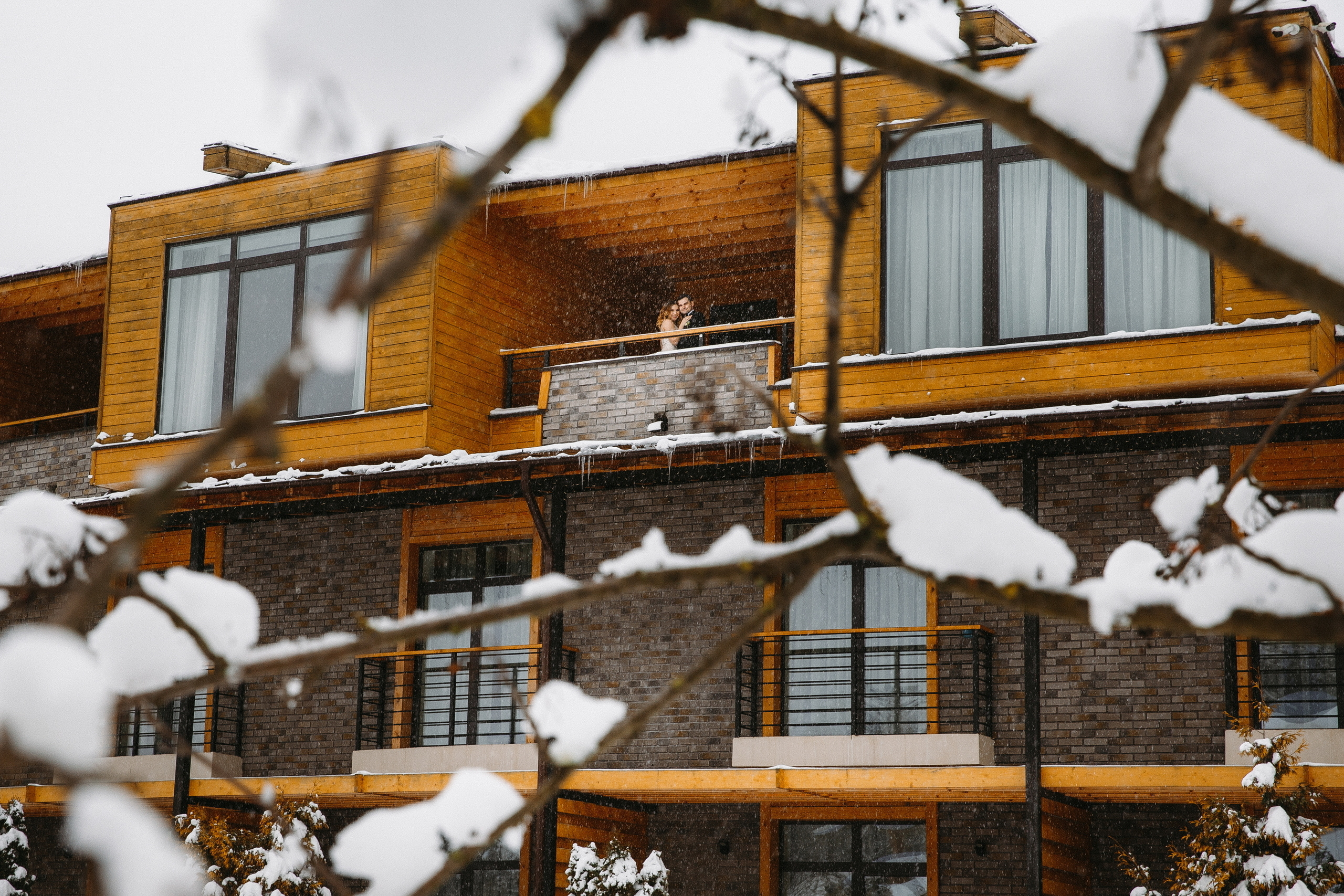 Свадебная фотосессия в загородном клубе «ARTILAND»