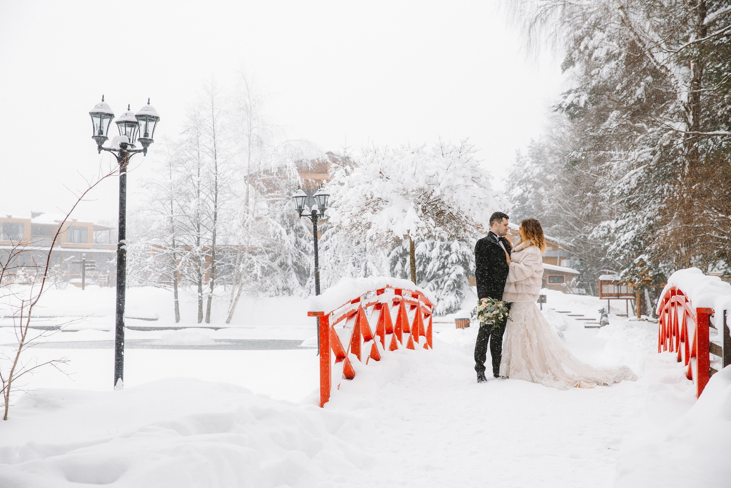 Свадебная фотосессия в загородном клубе «ARTILAND»