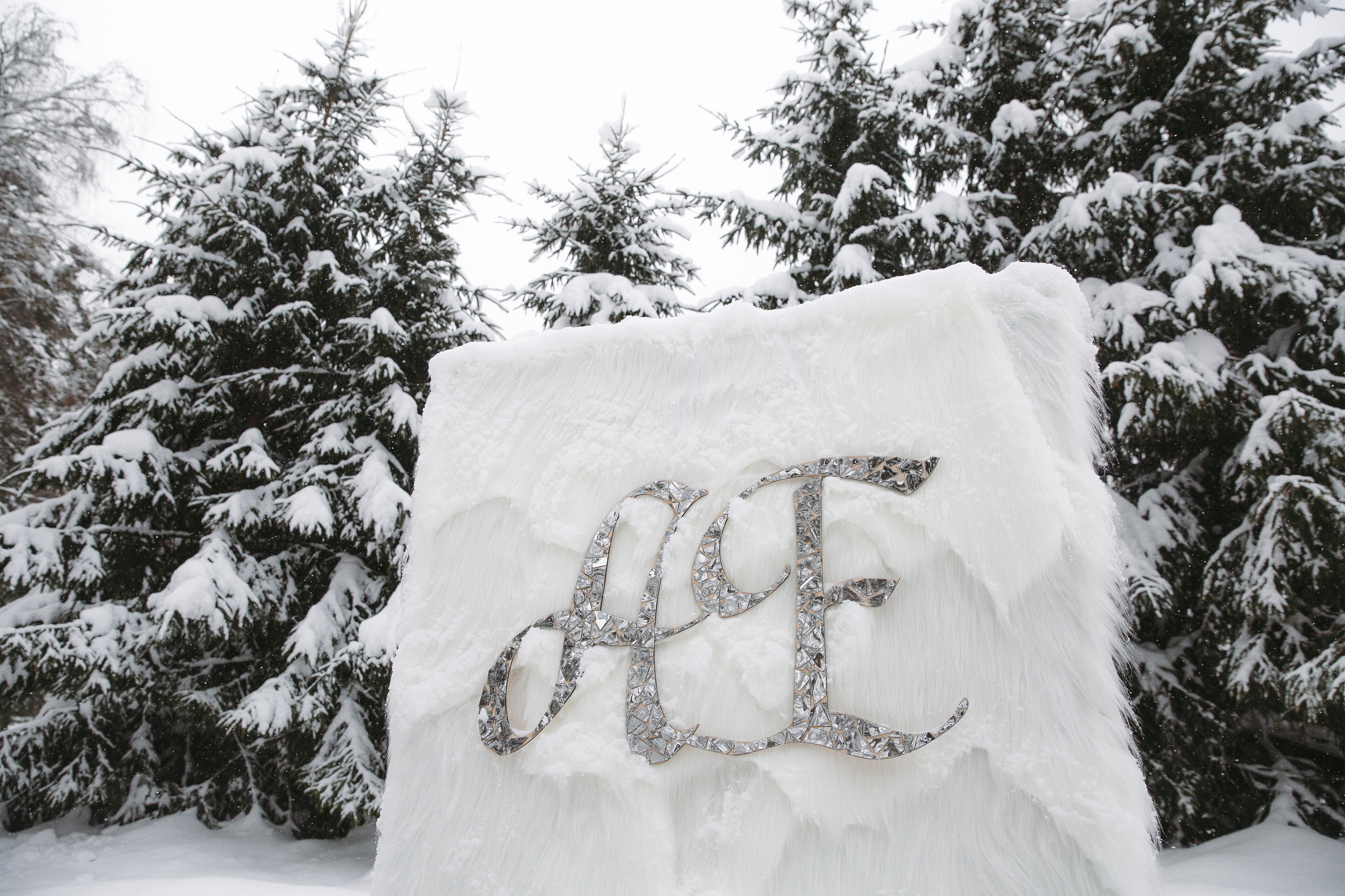 Свадебная фотосессия в загородном клубе «ARTILAND»