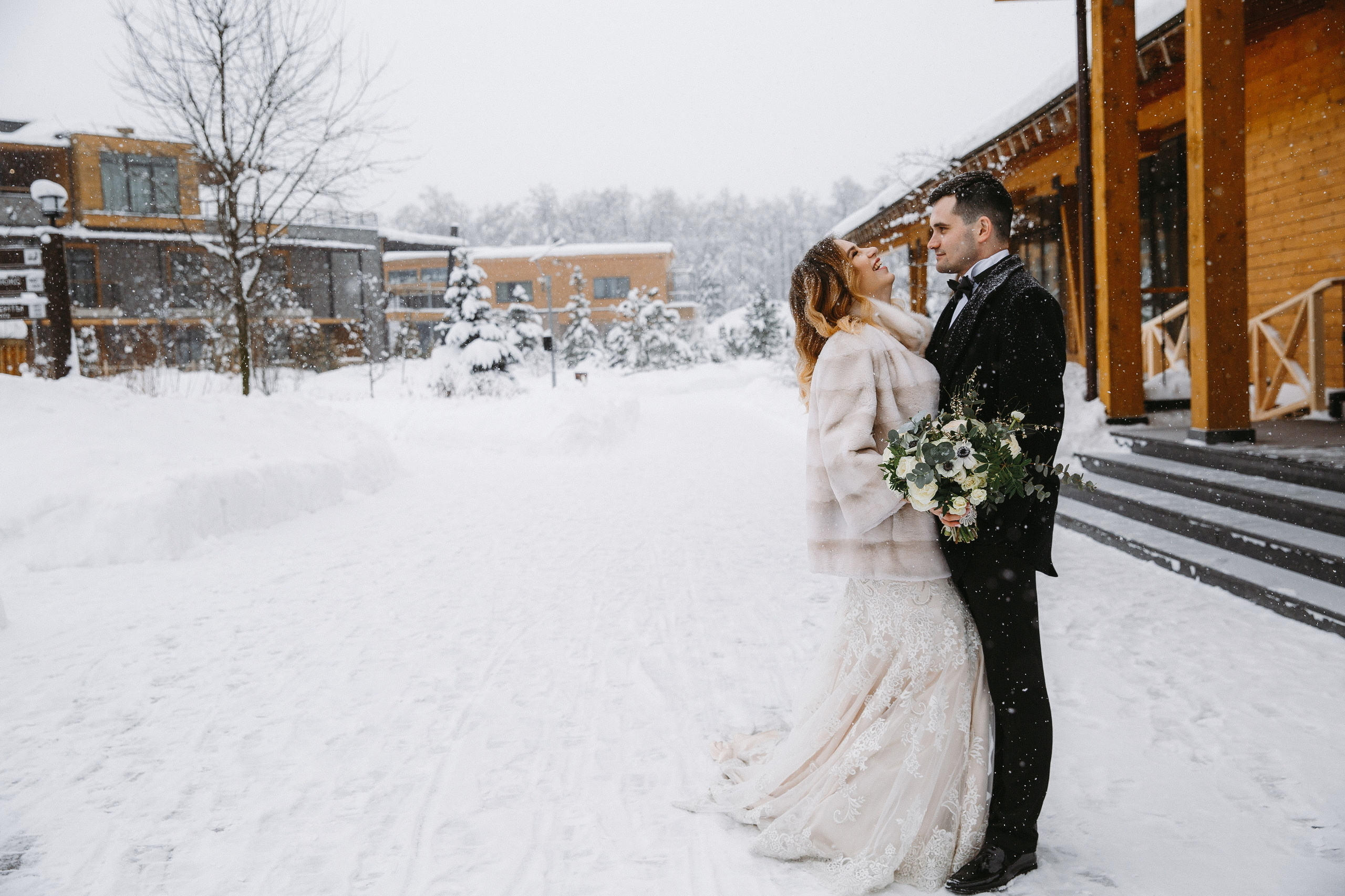 Свадебная фотосессия в загородном клубе «ARTILAND»