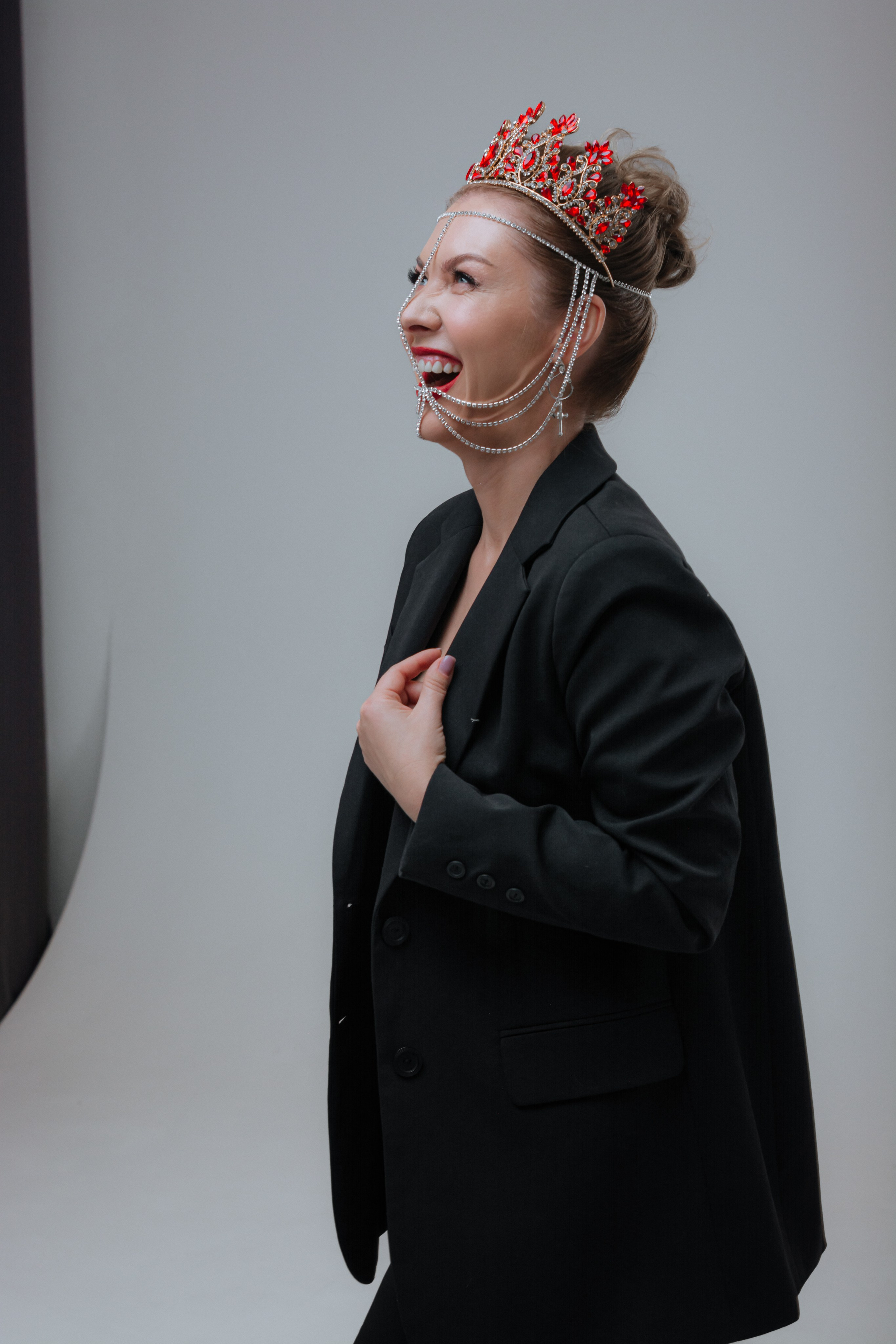 Фотосессия Superwoman Натальи и Светланы для афишы. Портретный фотограф в Санкт-Петербурге Дмитриева Наталия