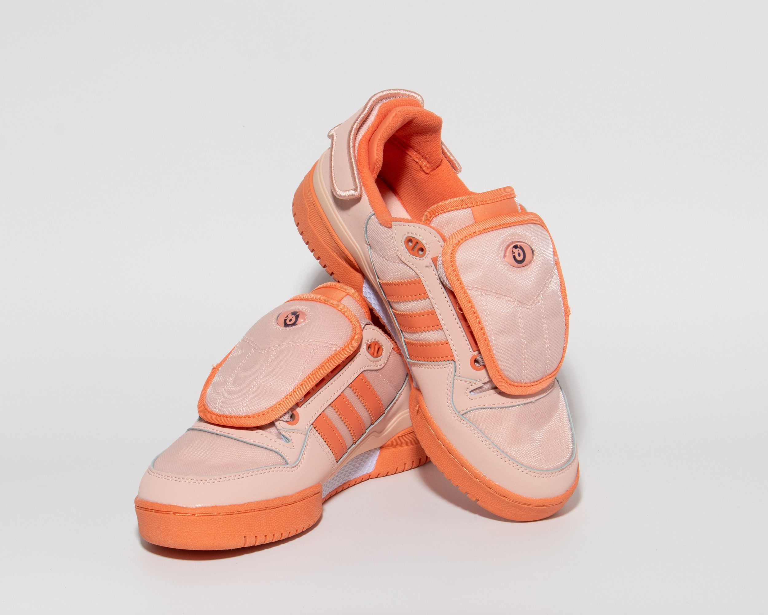 Каталог на белом фоне