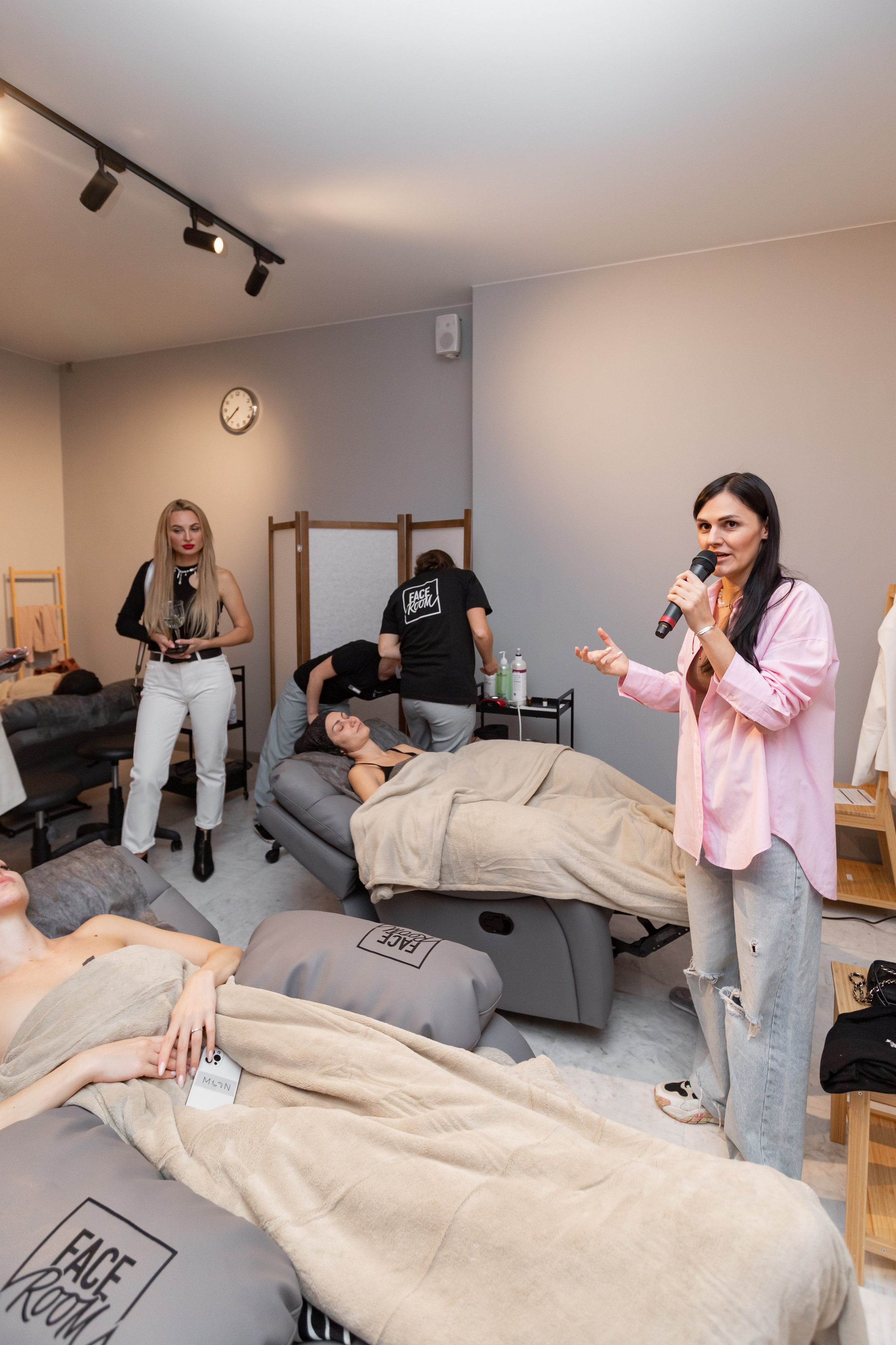 Открытие FaceRoom. Фотограф Денис Лесковский (Тюмень)