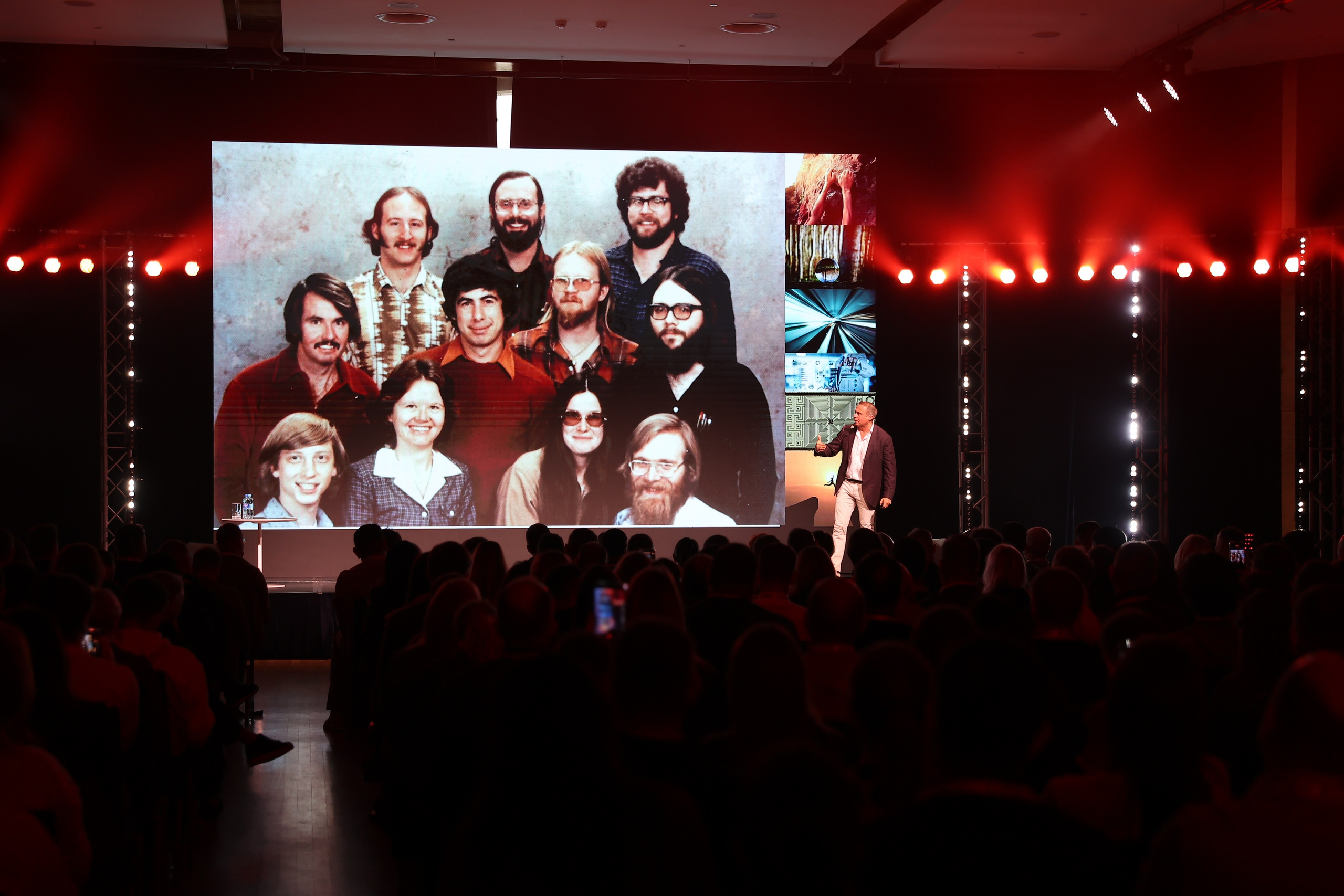 Оскар Хартманн. Business standup тур. Александра, репортажный и событийный фотограф
