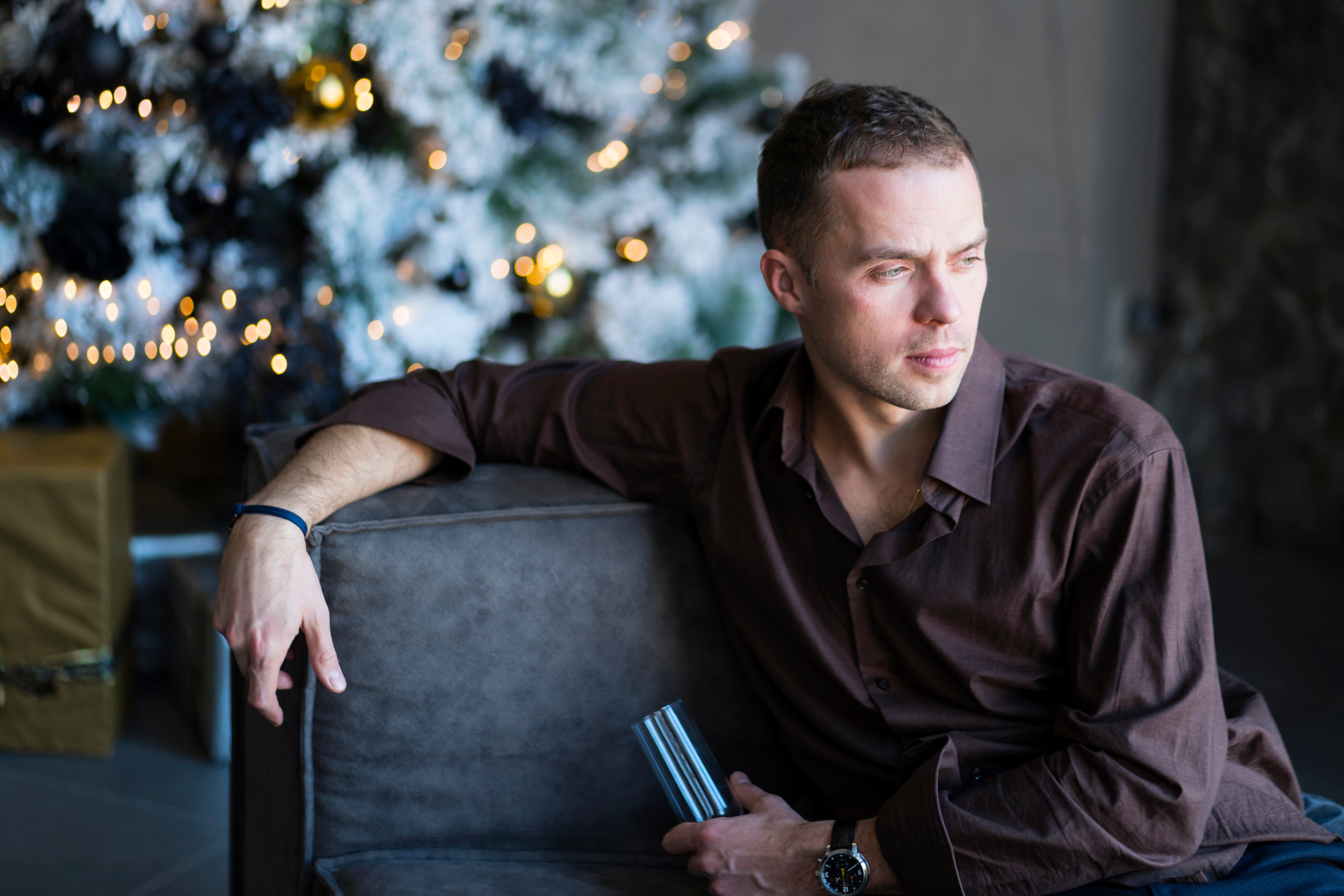 Семейная новогодняя съемка Света, Саша, Тоня, Гордей и Бруно. Фотограф, эмпат, телесный терапевт в Москве Ольга Трушина