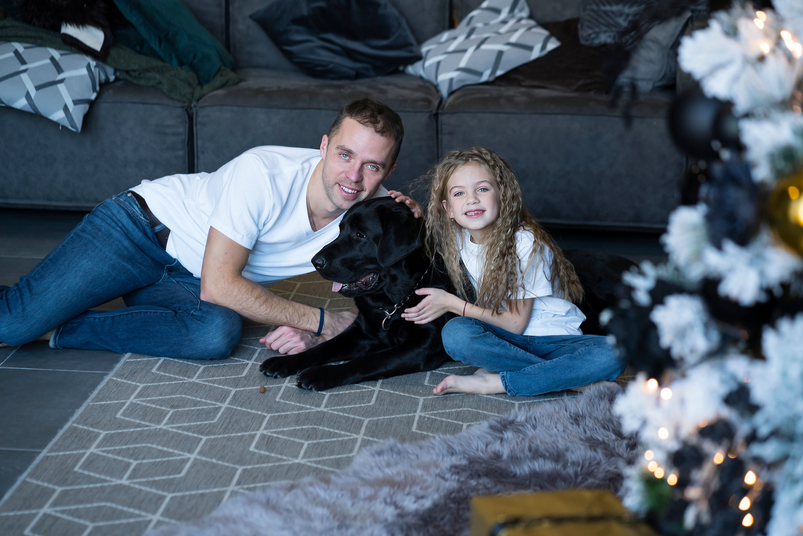 Семейная новогодняя съемка Света, Саша, Тоня, Гордей и Бруно. Фотограф, эмпат, телесный терапевт в Москве Ольга Трушина