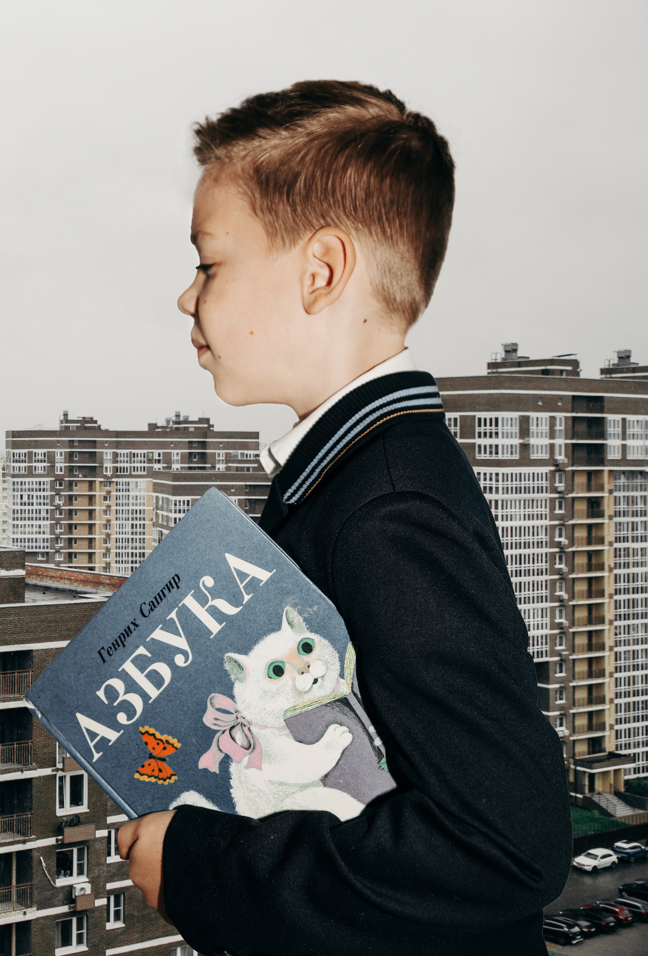 Мой старший сын - первоклассник. Это мое фото о его новом этапе в жизни в стиле эпохи Ренессанс. 