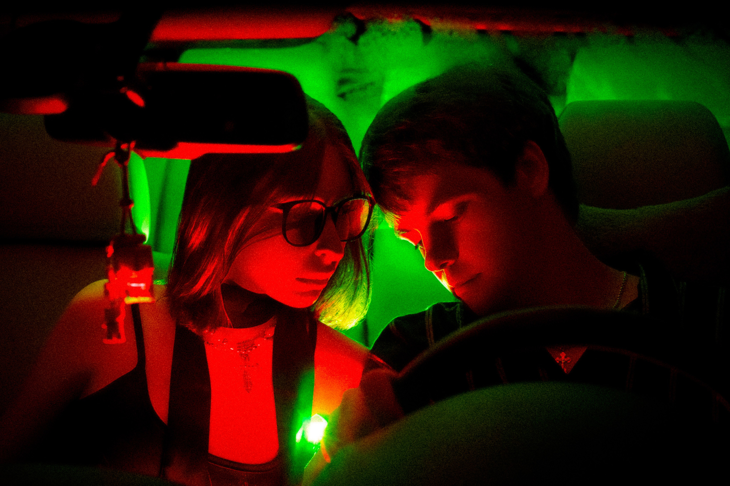 Couple in the car. Polypolarphotography