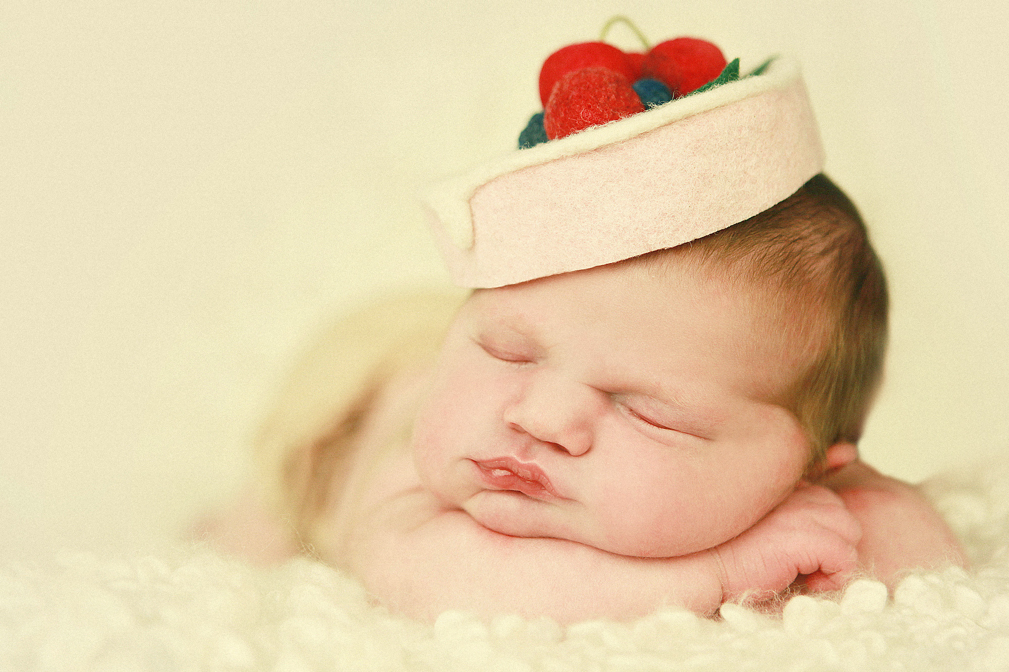 Съемка новорожденных малышей (до 2х недель)