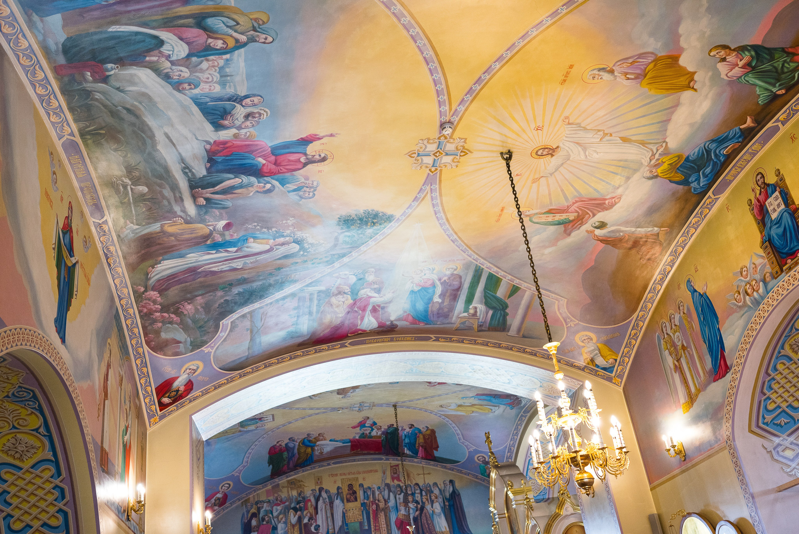 Крещение в Церкви Преображения Господня в Спас-Темне. Фотограф Ксения Огородова портфолио