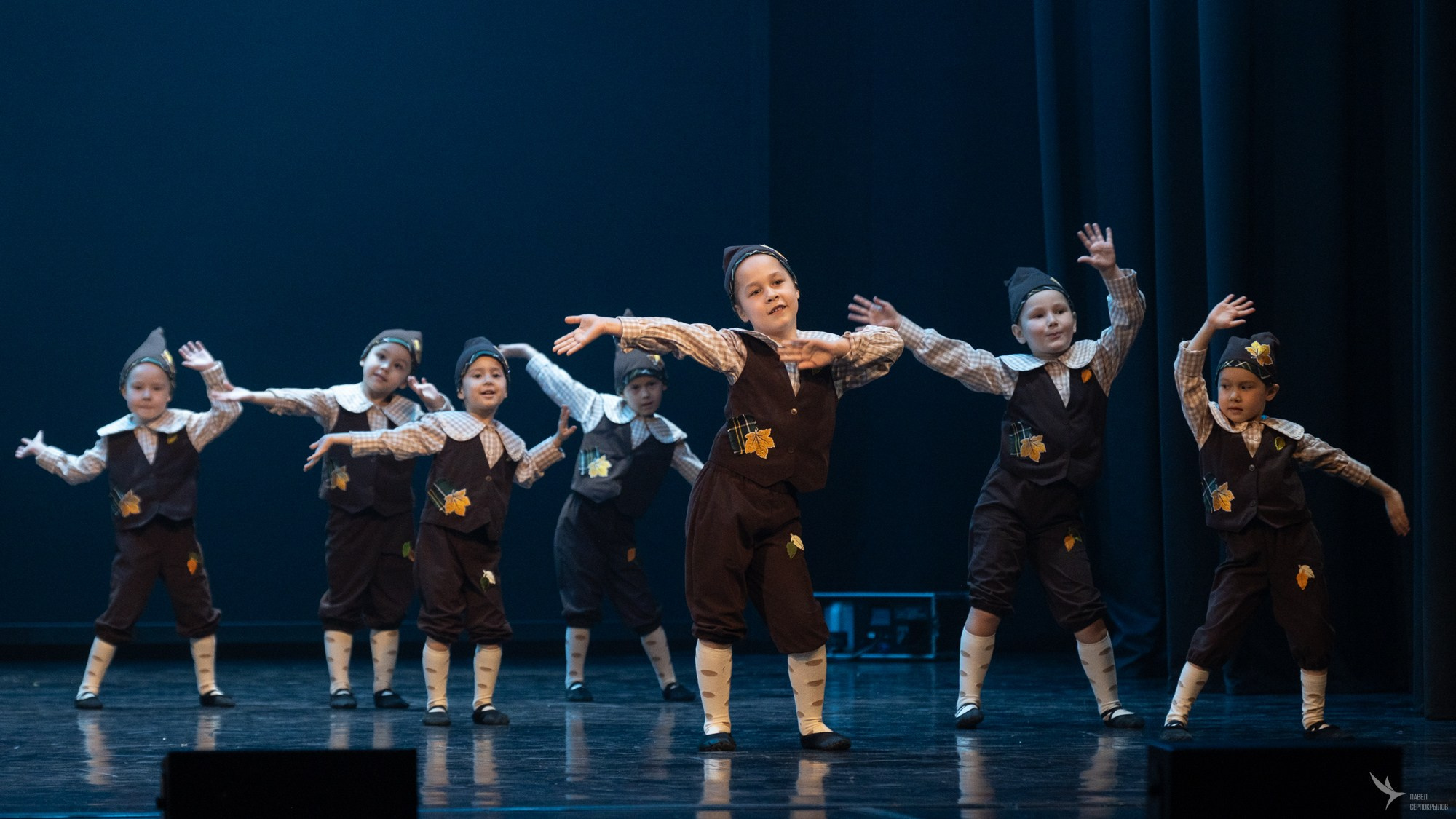 Отчетный концерт студии танца «ШАГ». Репортажный фотограф в Казани Павел Серпокрылов