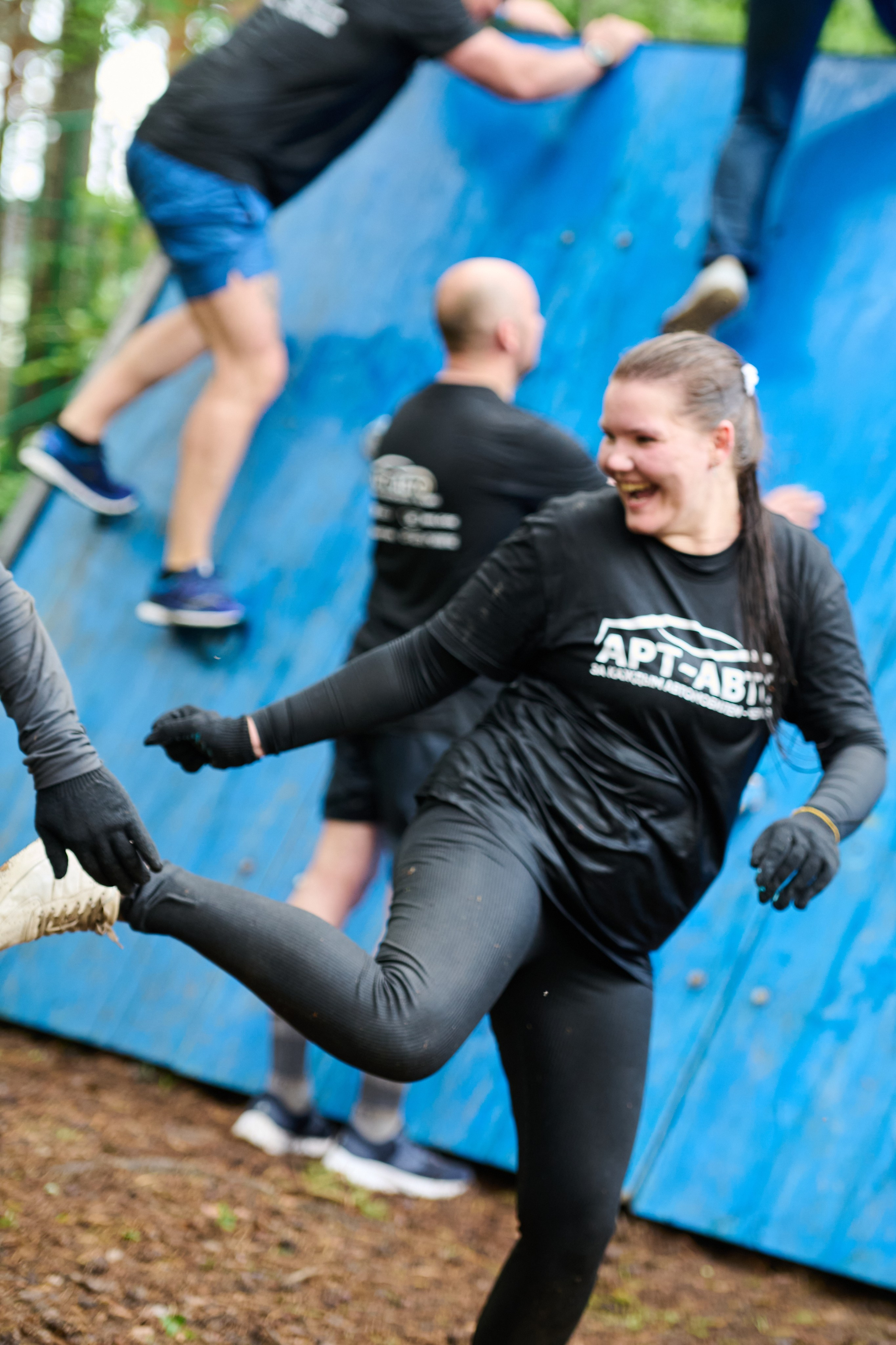 Фоторепортаж с забега Стальной характер в Сургуте, 5 июля 2025. Репортажный и семейный фотограф — Шелихов Сергей