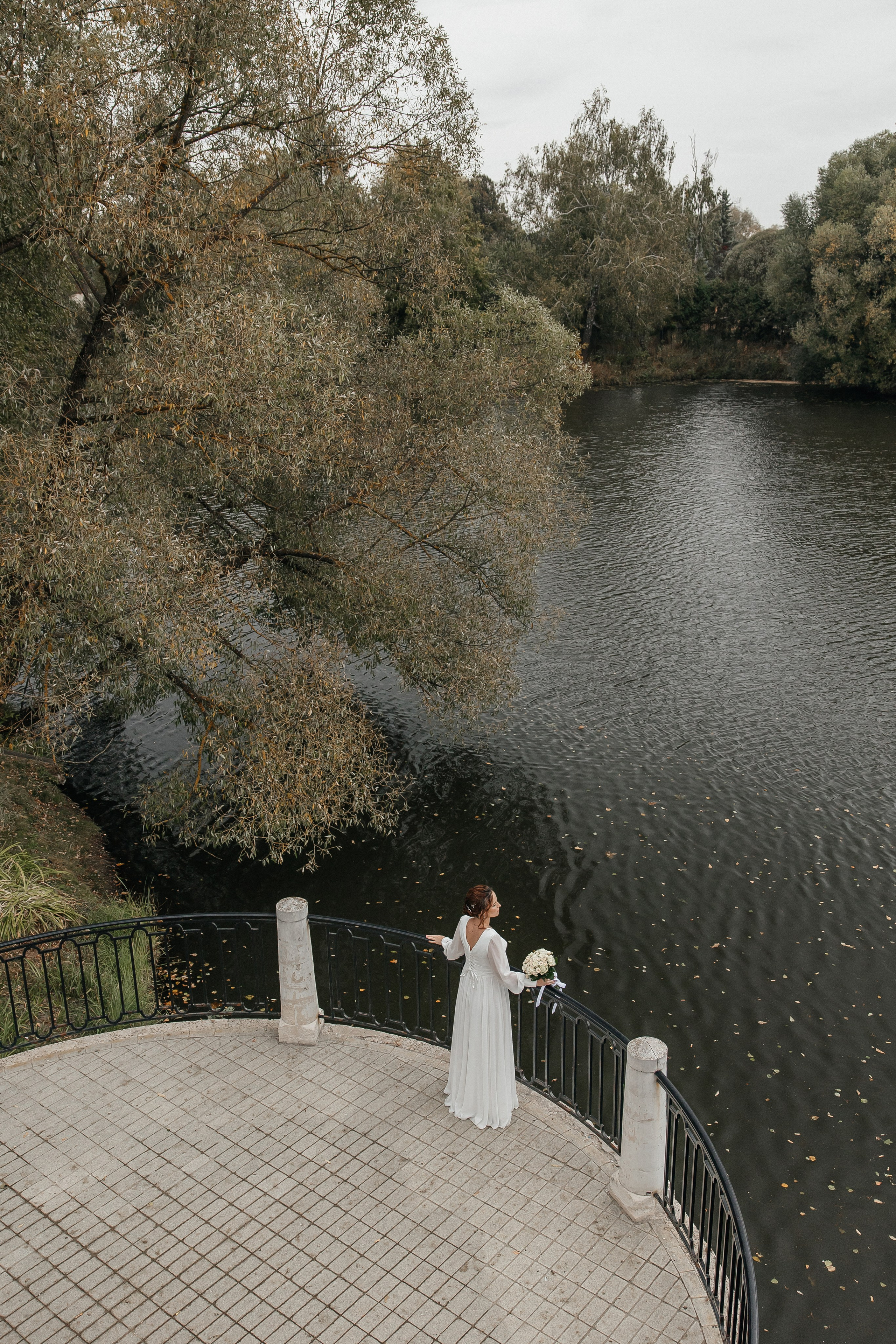 Свадебная фотосессия в Усадьбе Остафьево. Свадебный фотограф в Москве Дарья Олендарёва
