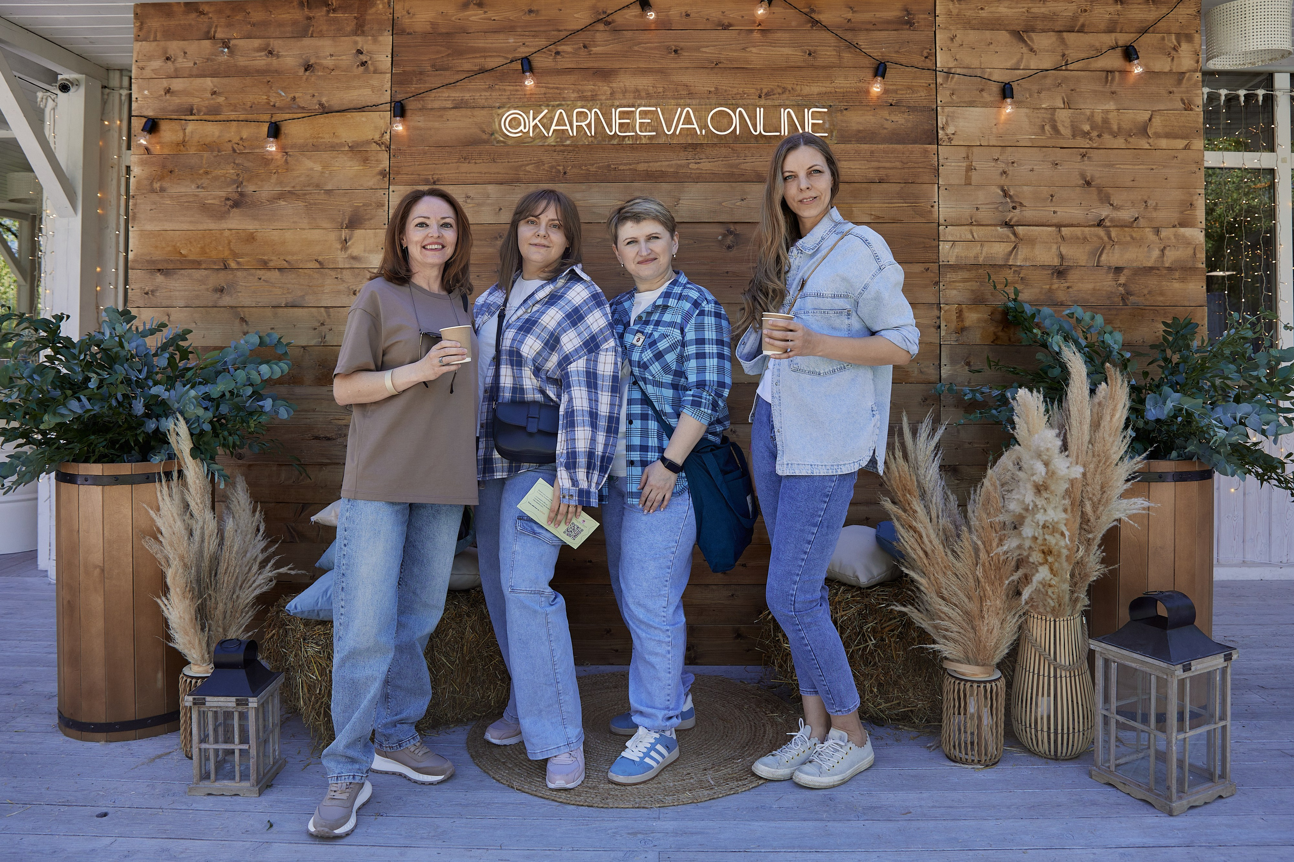 Выпускной Karneeva.online 2024. Репортажный и семейный фотограф Ухова Наталья в Москве