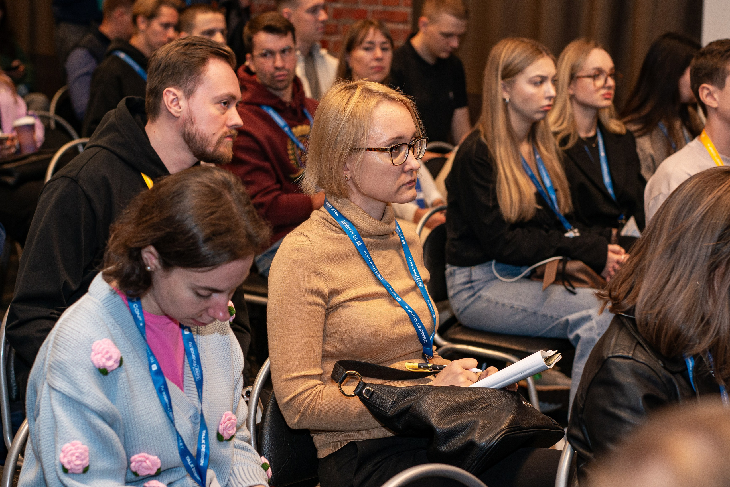 Репортажная съёмка конференции по Телеграм. Репортажный и персональный фотограф в Москве