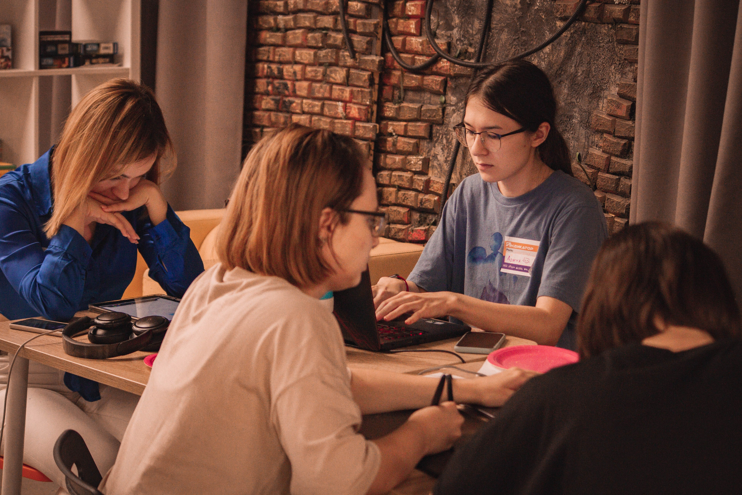 ЖЕНСКИЙ ГЕЙМДЖЕМ — Творческий сбор разработчиц. Создадим шедевр? Виталина и её фотоискусство