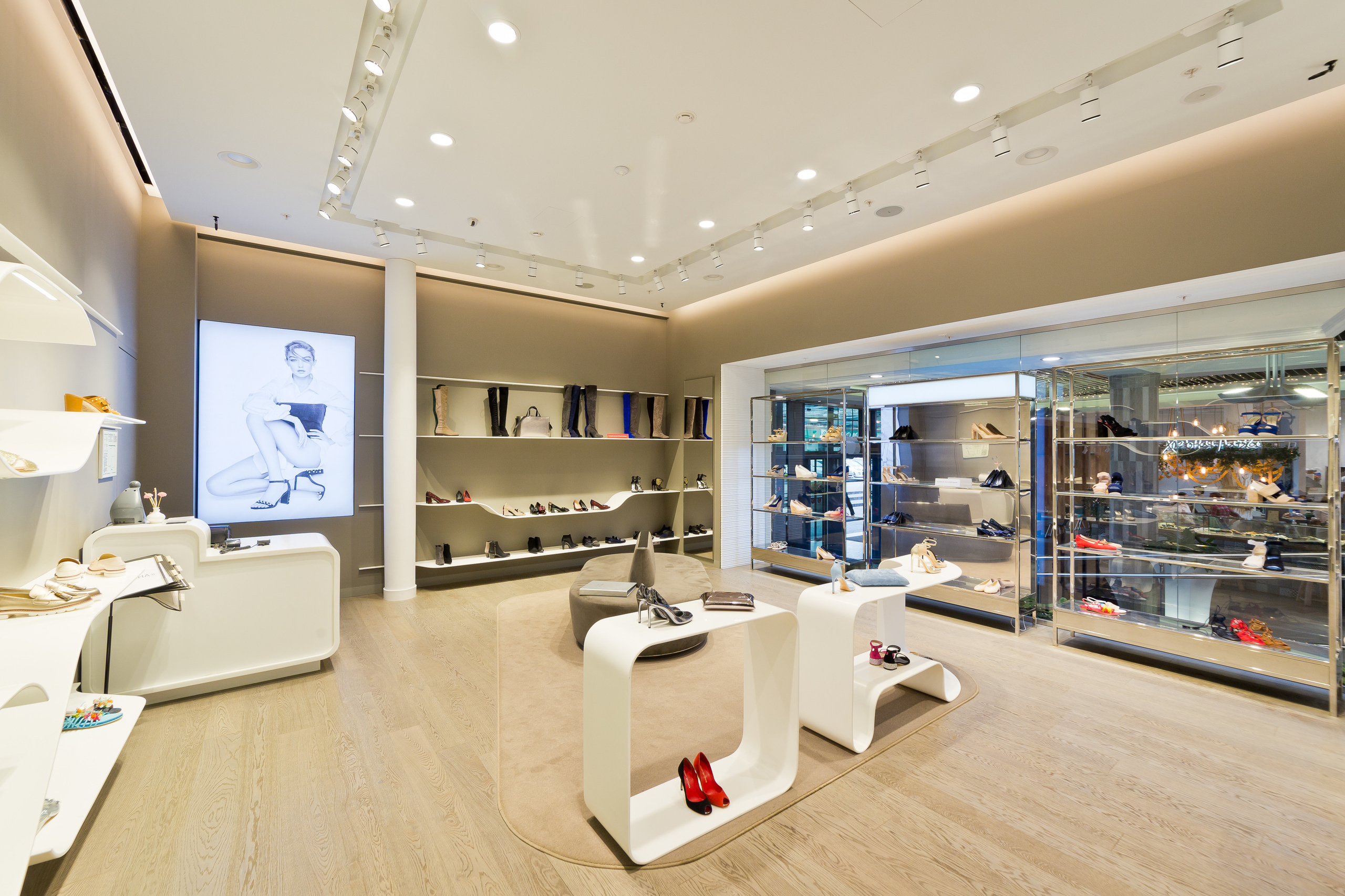 — интерьеры