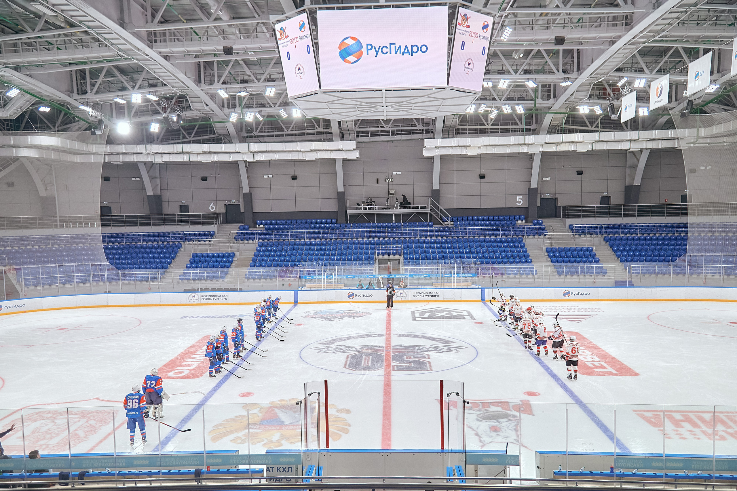 Портфолио репортажной фотосъёмки: Кристалл арена — Хоккей — РусГидро. Фотограф Яковлев Роман — Красноярск