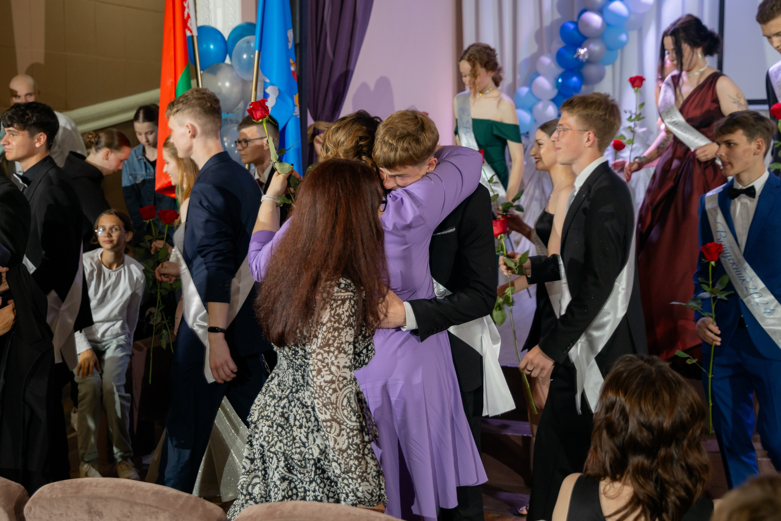 Школьный выпускной 2024 год в Соколе (Минск). Свадебный фотограф в Минске/Беларуси Сергей Спиридонов