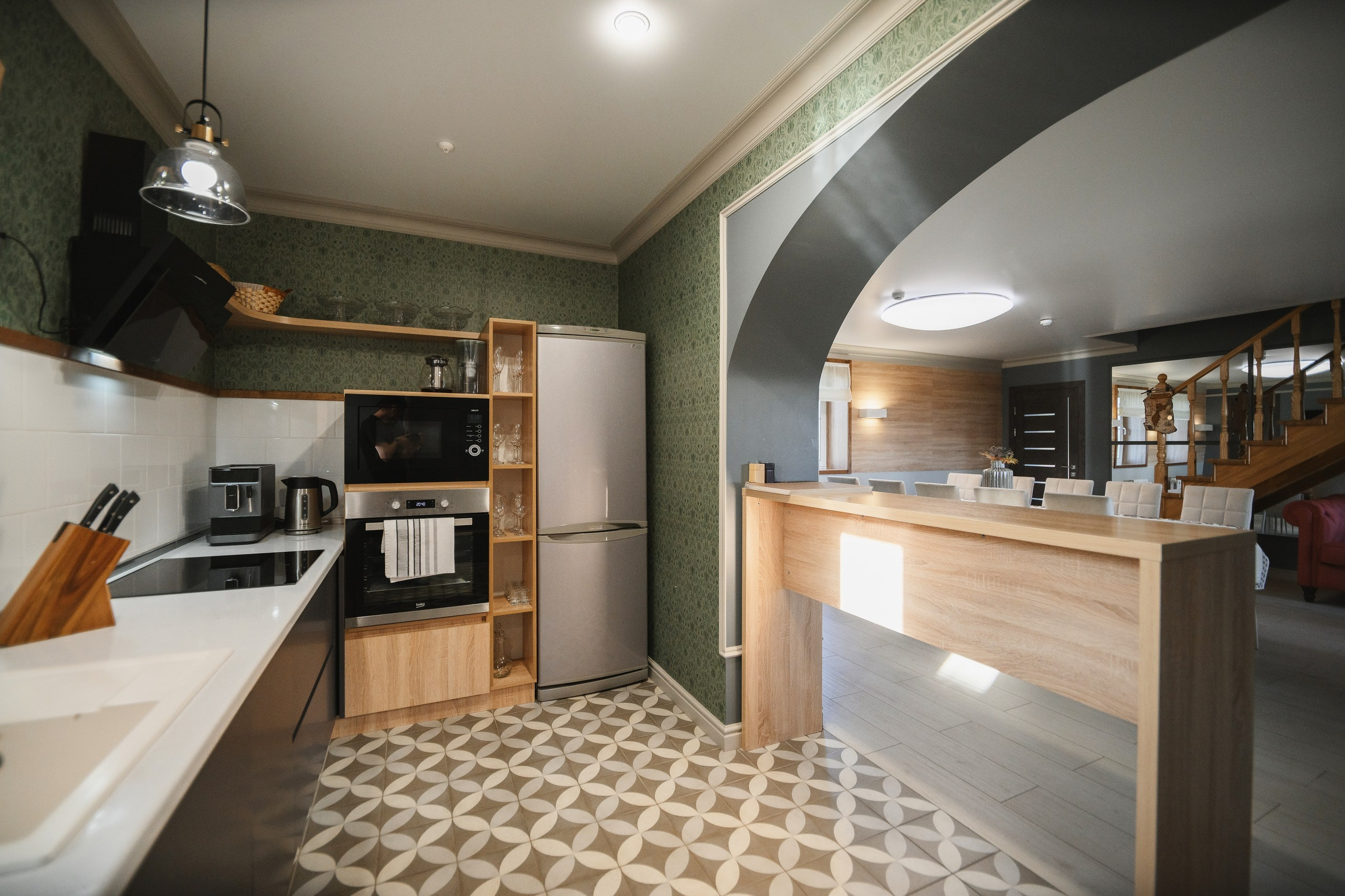 Фотосъемка интерьера с моделью в Петропавловске-Камчатском. Стильная интерьерная фотосъемка с моделью в Петропавловске-Камчатском. Профессиональная фотосессия в жилом интерьере с моделью в Петропавтовске-Камчатском. Арт-фотосъемка интерьеров с моделями в Петропавловске-Камчатском. Стоимость фотосъемки интерьера с моделью в Петропавловске-Камчатском.