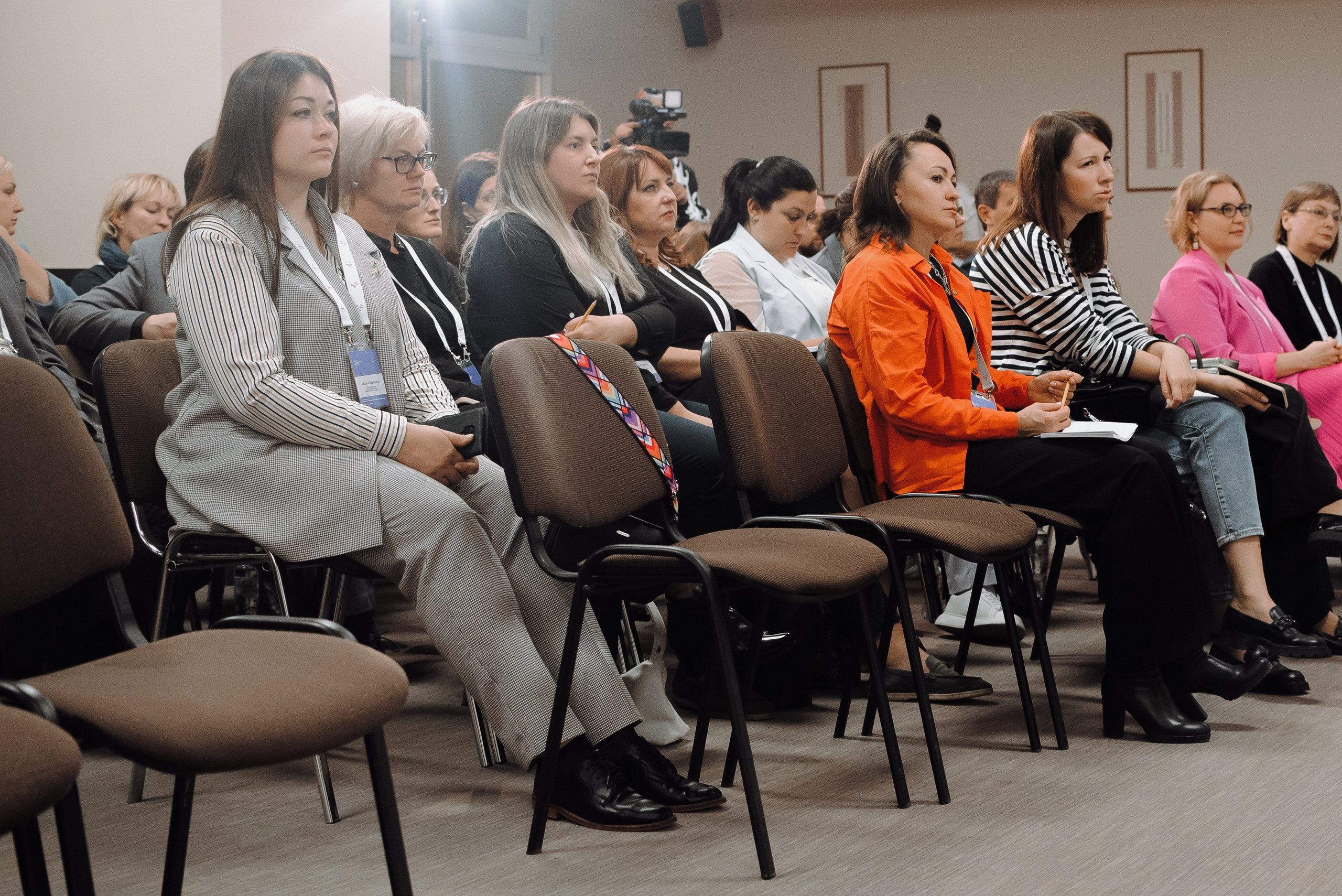 ОБЛАСТНАЯ КОНФЕРЕНЦИЯ «РАЗВИТИЕ ТУРИЗМА В ЧЕЛЯБИНСКОЙ ОБЛАСТИ». Репортажный фотограф Зуев Роман г. Челябинск