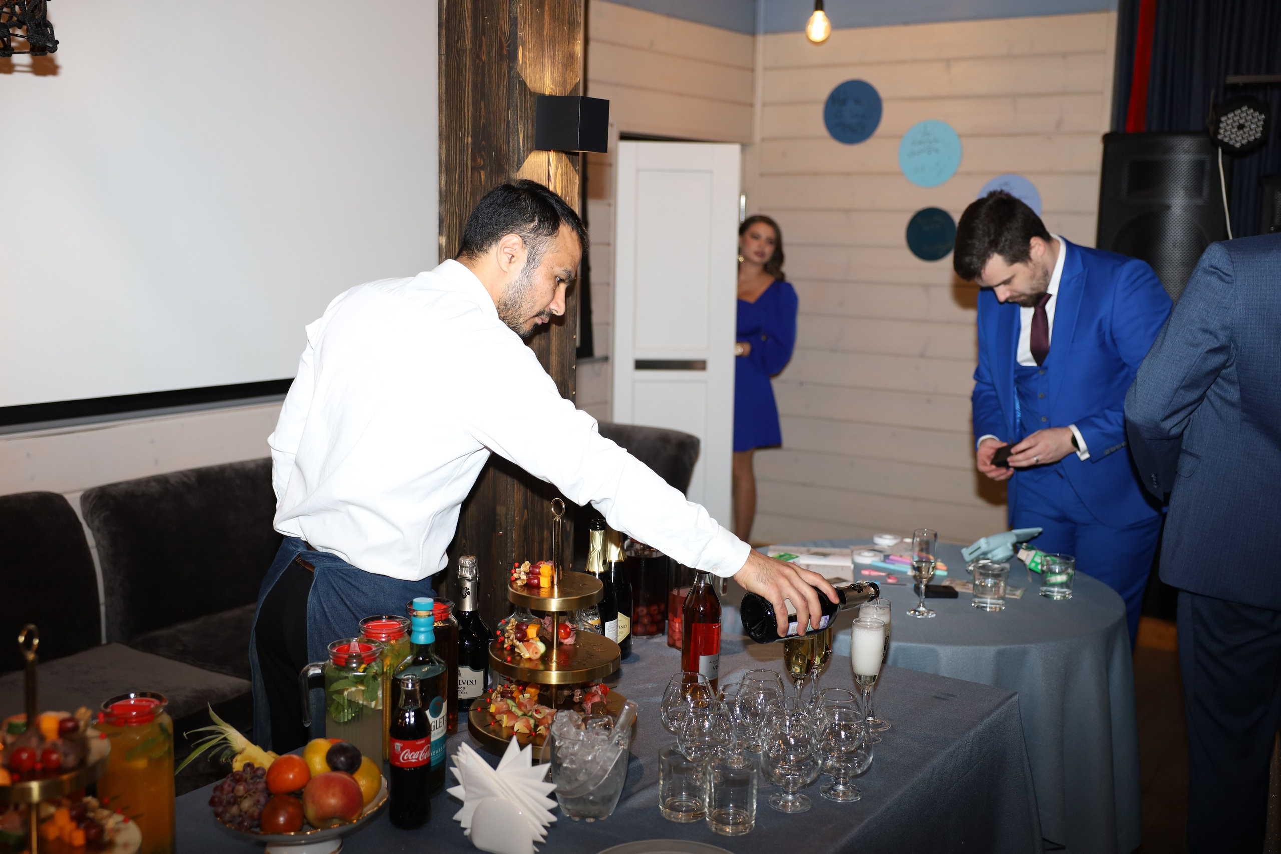 𝒜𝓇𝓉𝑒𝓂 & 𝐿𝓎𝓊𝓈𝓎𝒶 (𝓇𝑒𝓈𝓉𝒶𝓊𝓇𝒶𝓃𝓉). 𝑀𝑜𝓈𝒸𝑜𝓌. Свадебный фотограф в Санкт-Петербурге