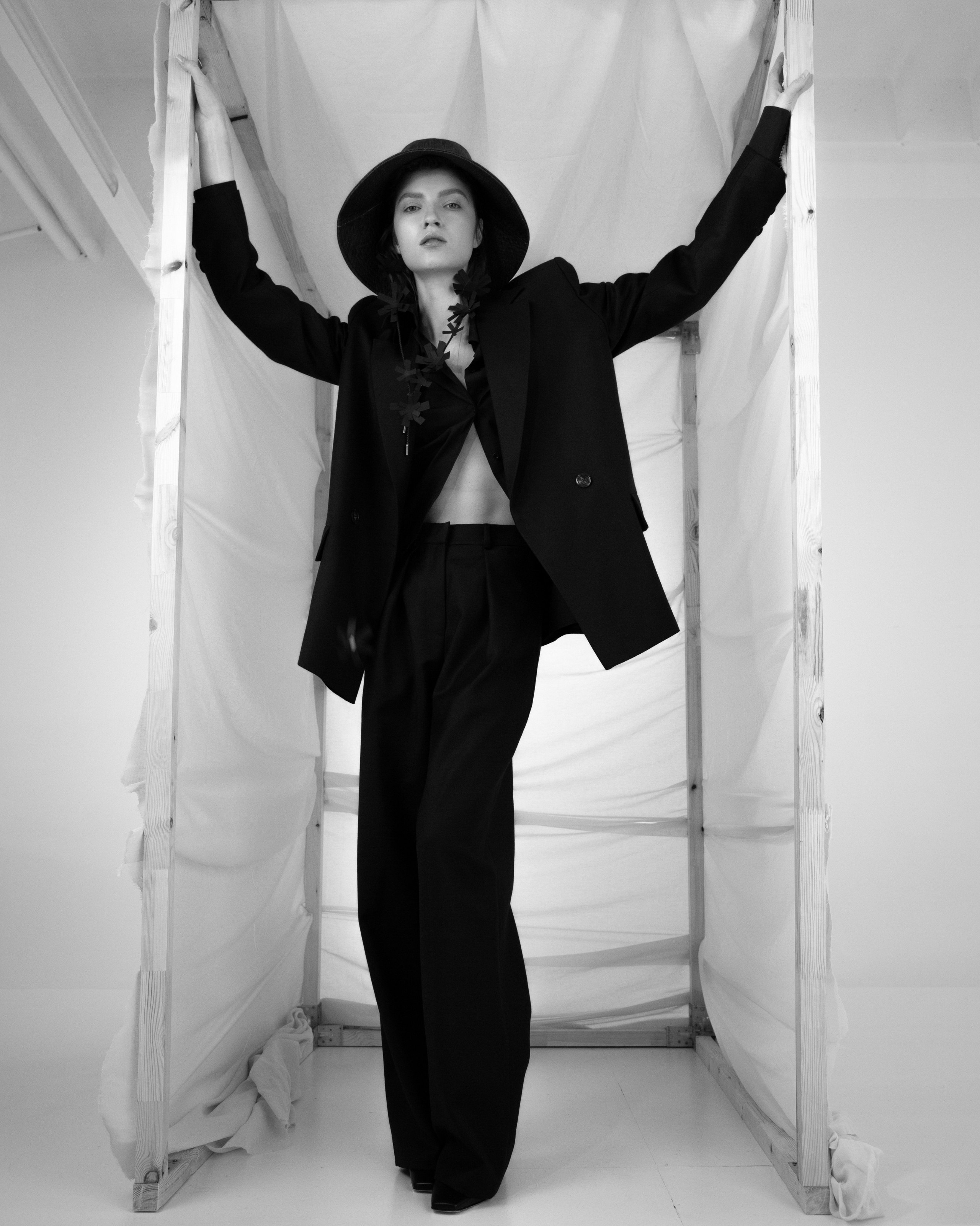 Ира. Коммерческий контент фотограф для маркетплейсов в Новосибирске