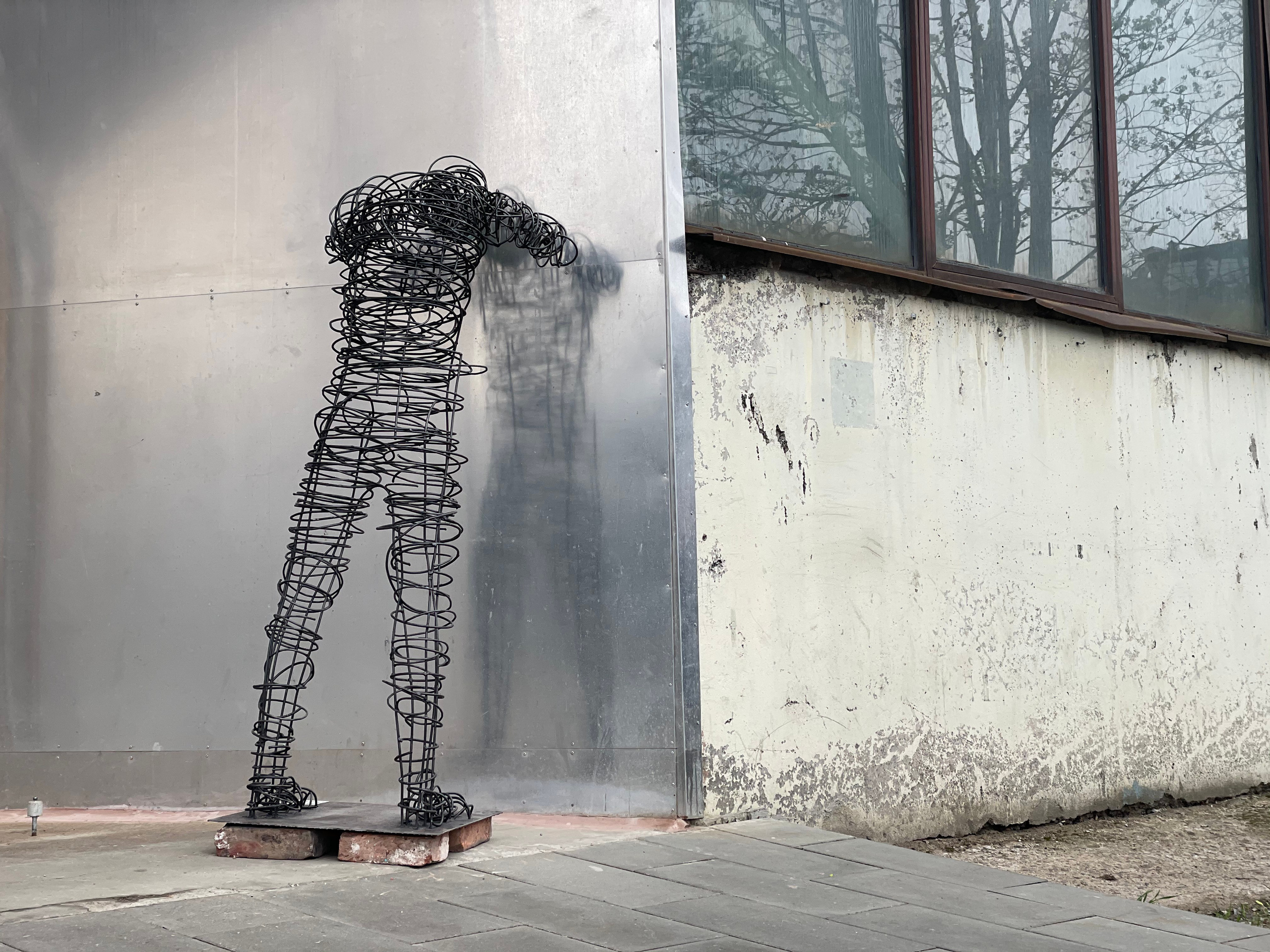 Подглядывающий _2021-2024. Художник — скульптор Антонина Фатхуллина