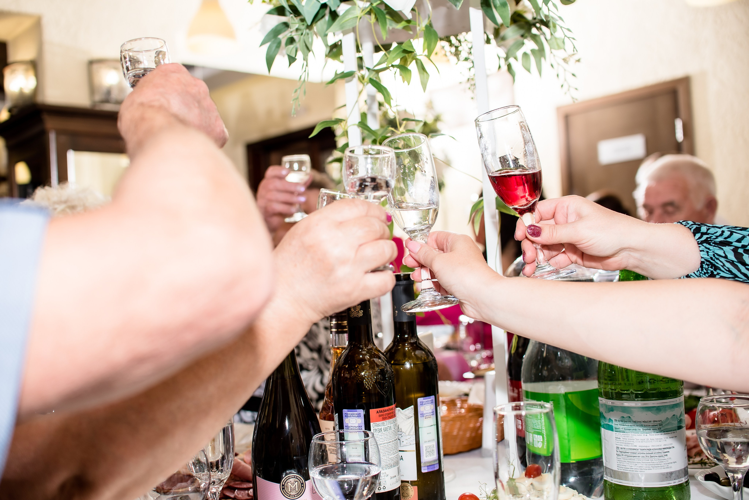 Фотосессия банкета на свадьбу. Фотограф Макс Огурцов в Нижнем Новгороде