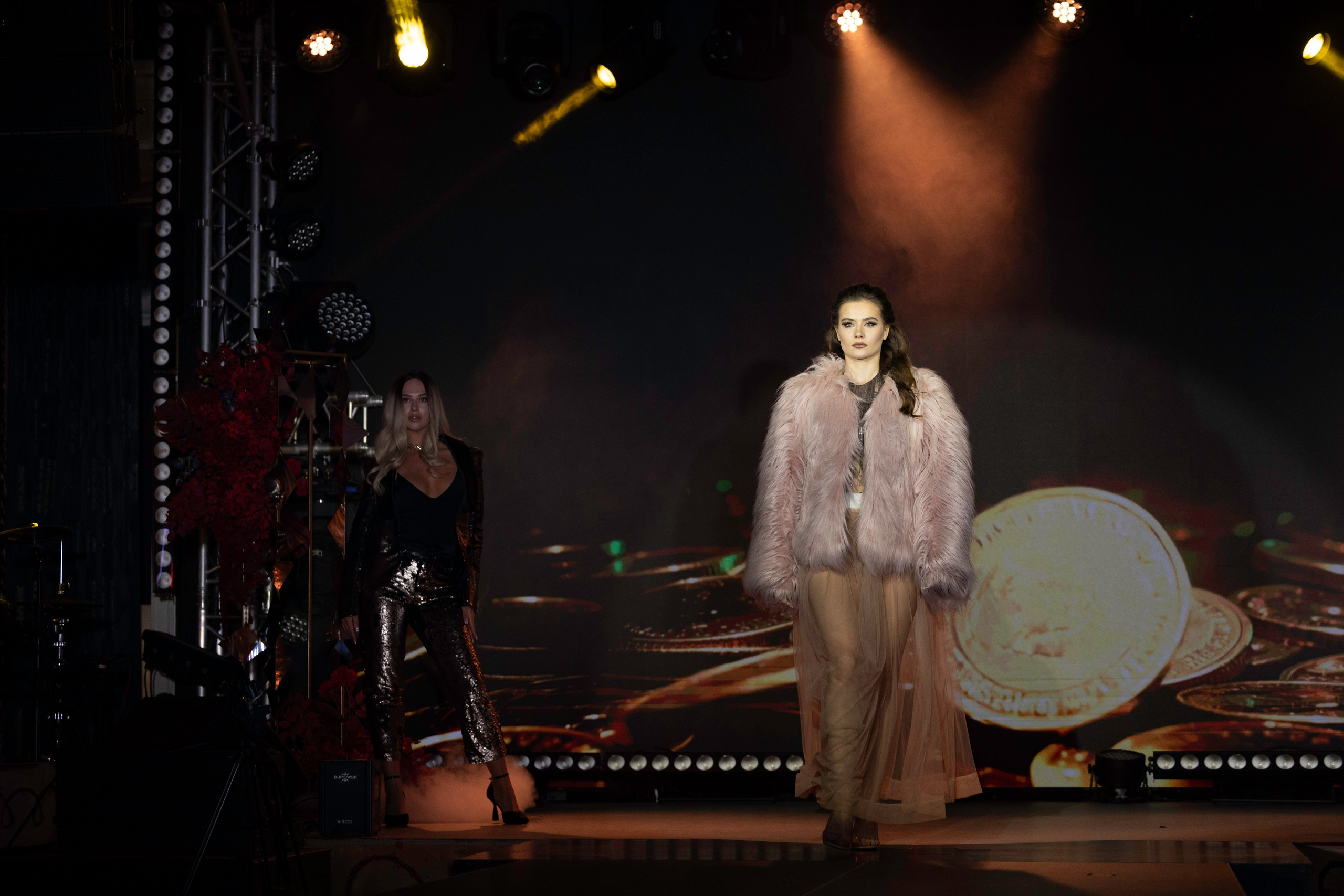 Модный показ «ИСКУШЕНИЕ» Казино Шамбала. Фотограф Olya Posnimay