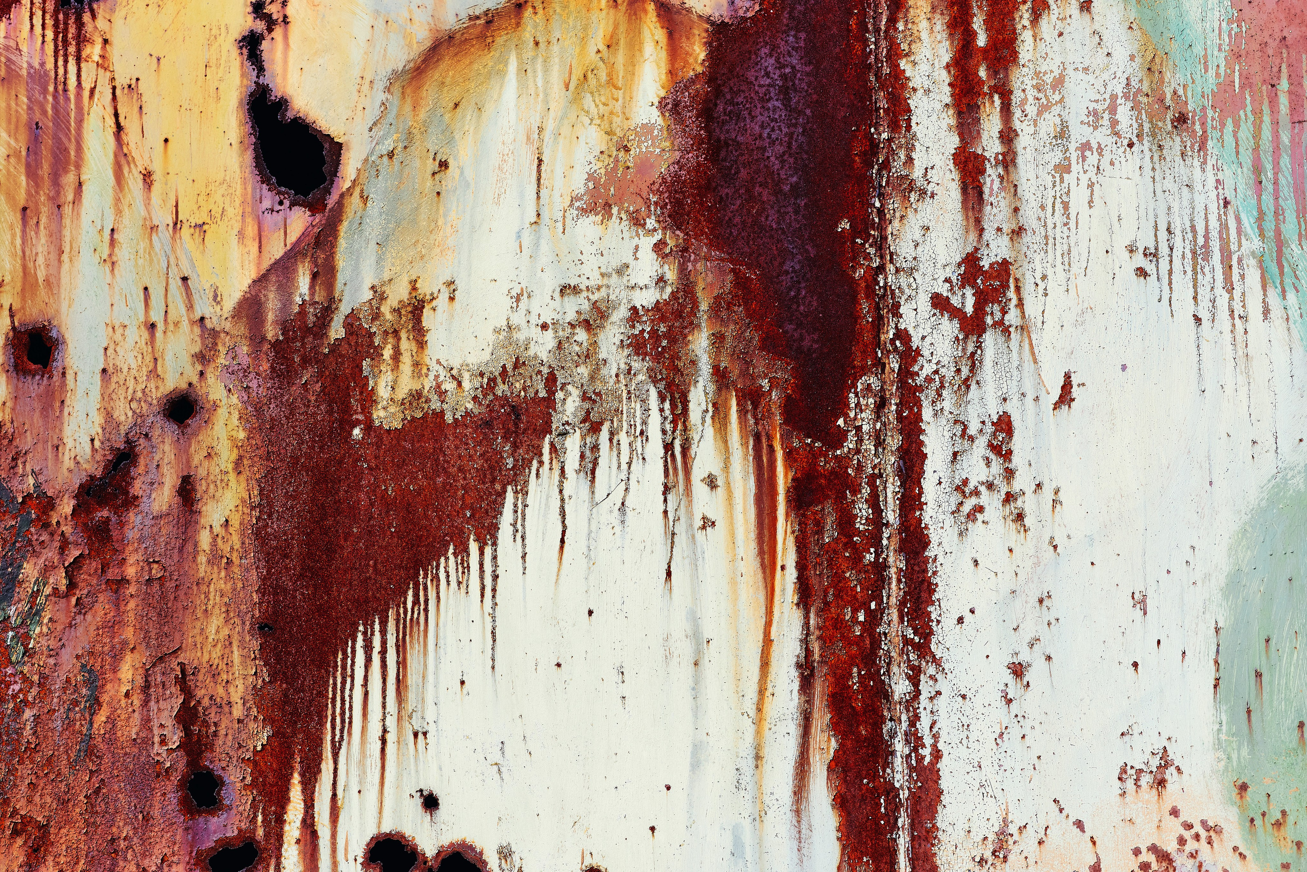 Ржавый металл и потёки краски