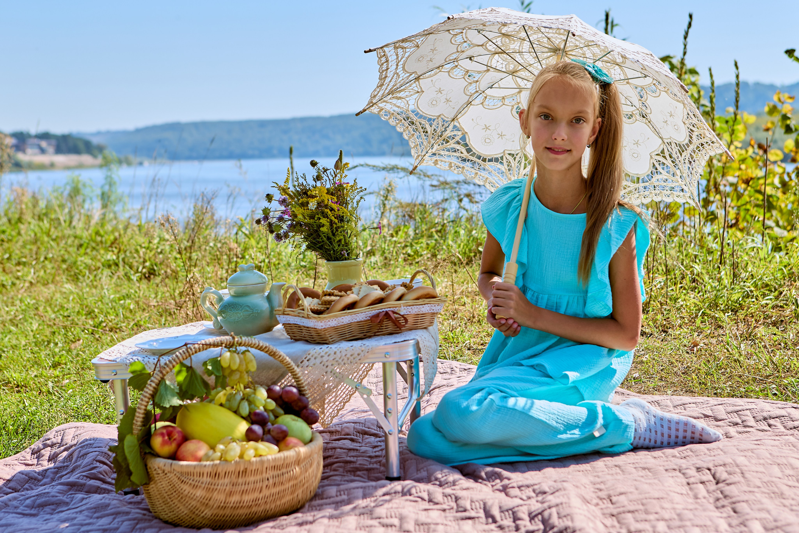 У берега реки фотосессия