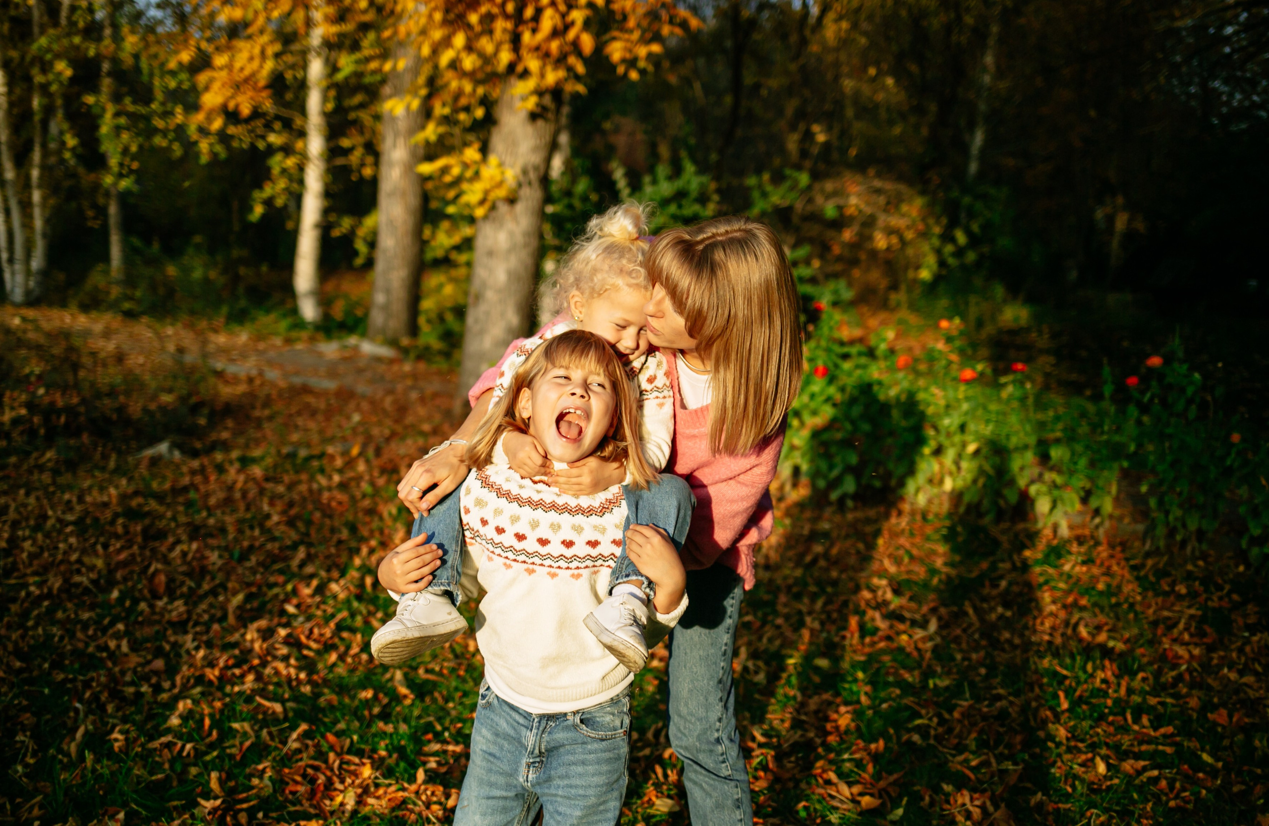 Юля, Анюта, Есения
