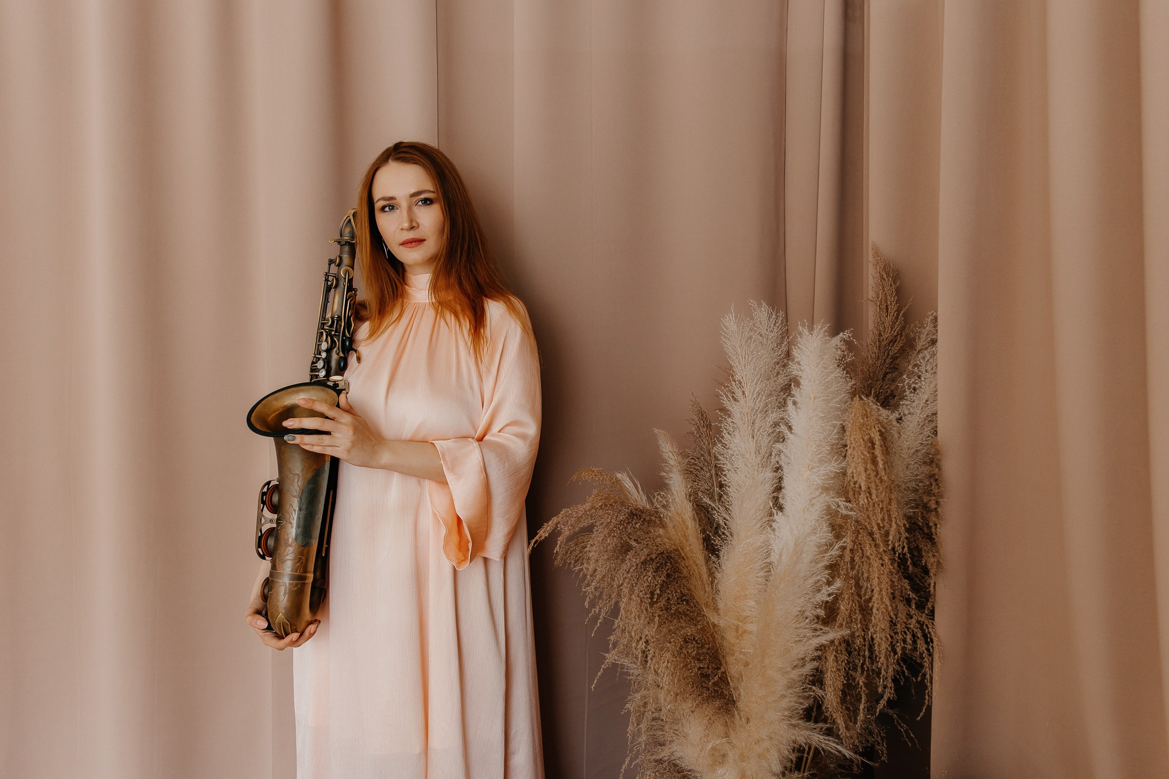 Александра. Главная