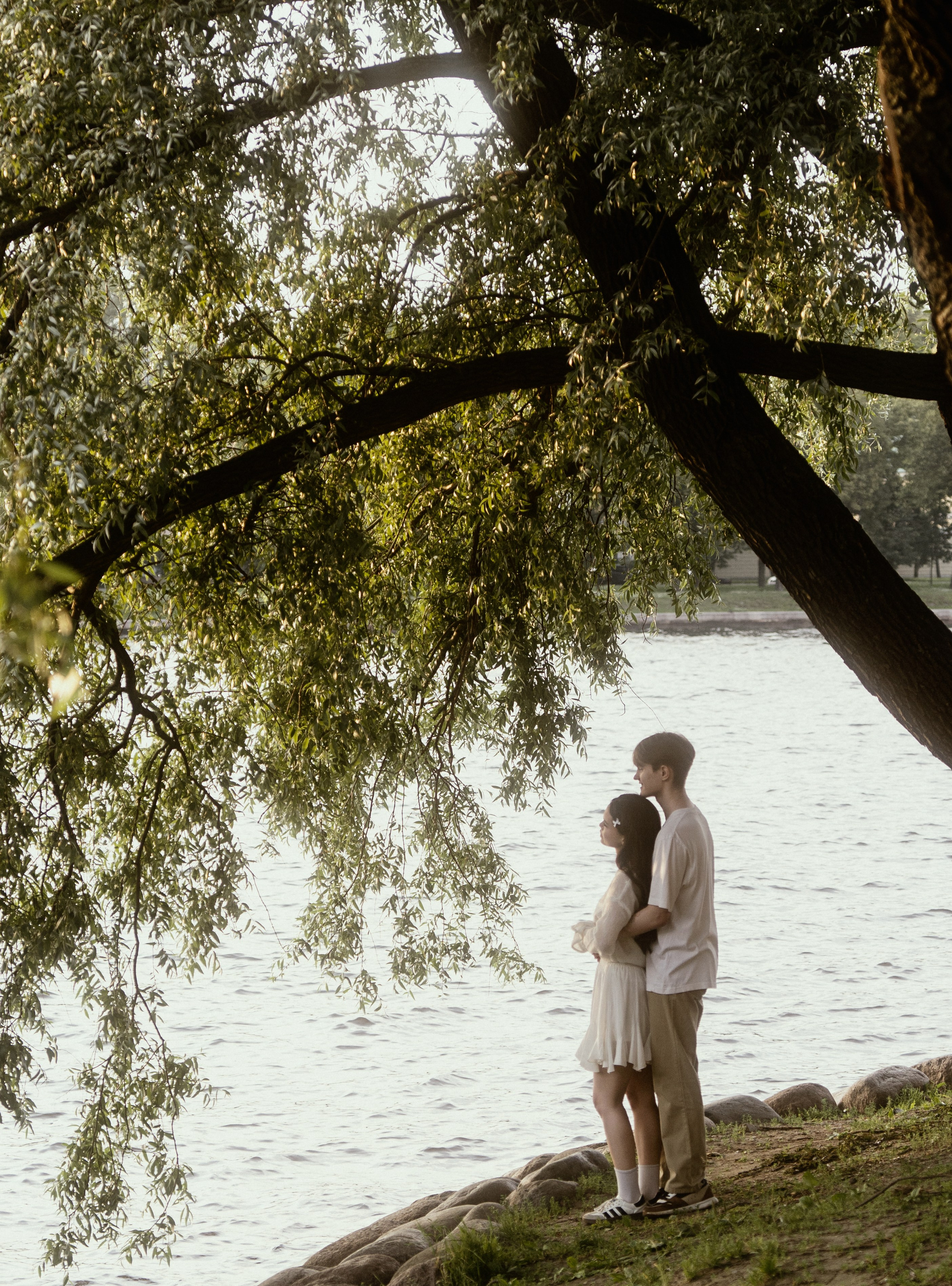 Фотосессия лавстори в Санкт-Петербурге. Лопухинский сад.