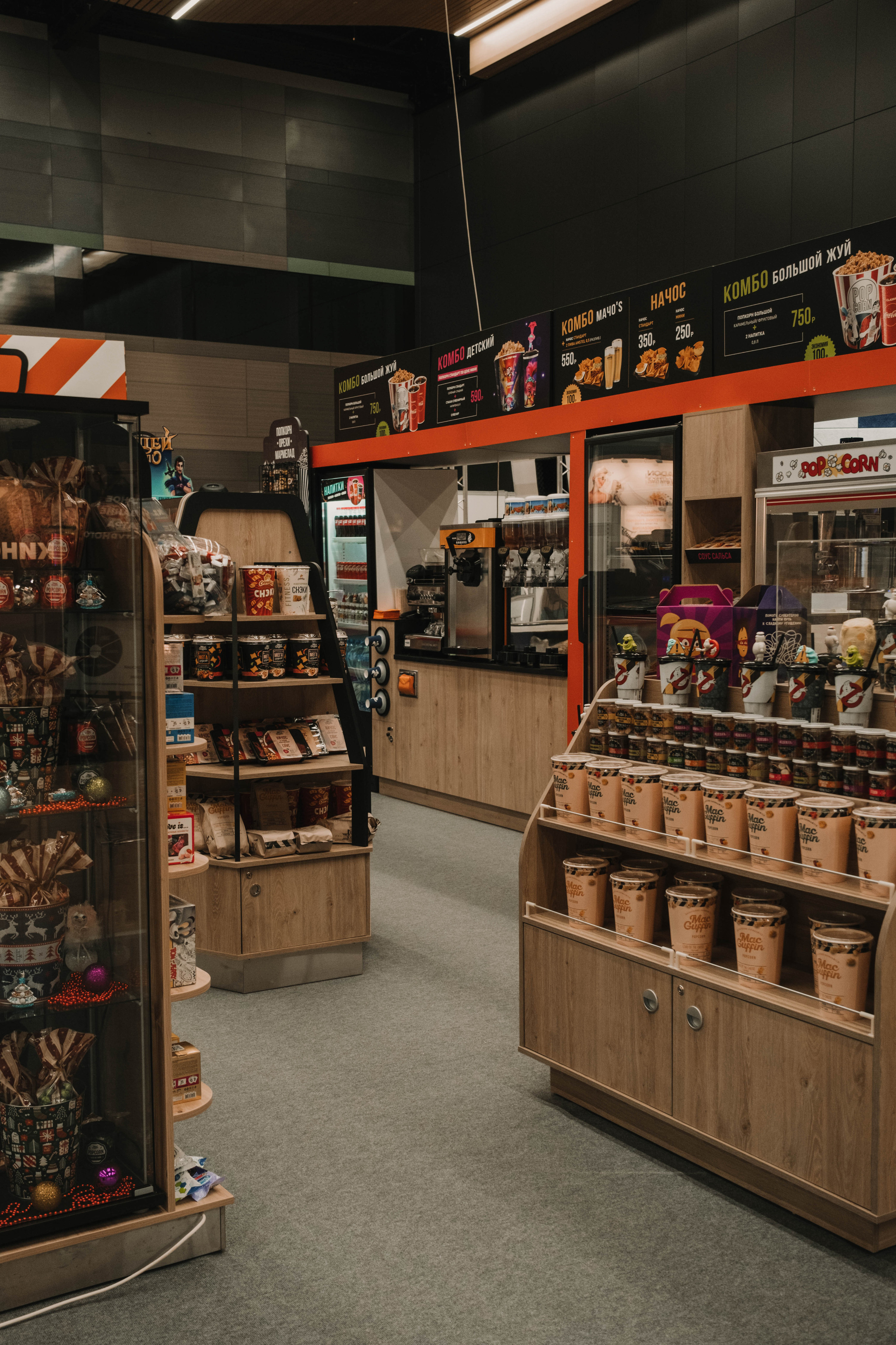 СПбМКФ 2021. Портретный и репортажный фотограф Ульяна Белчанская