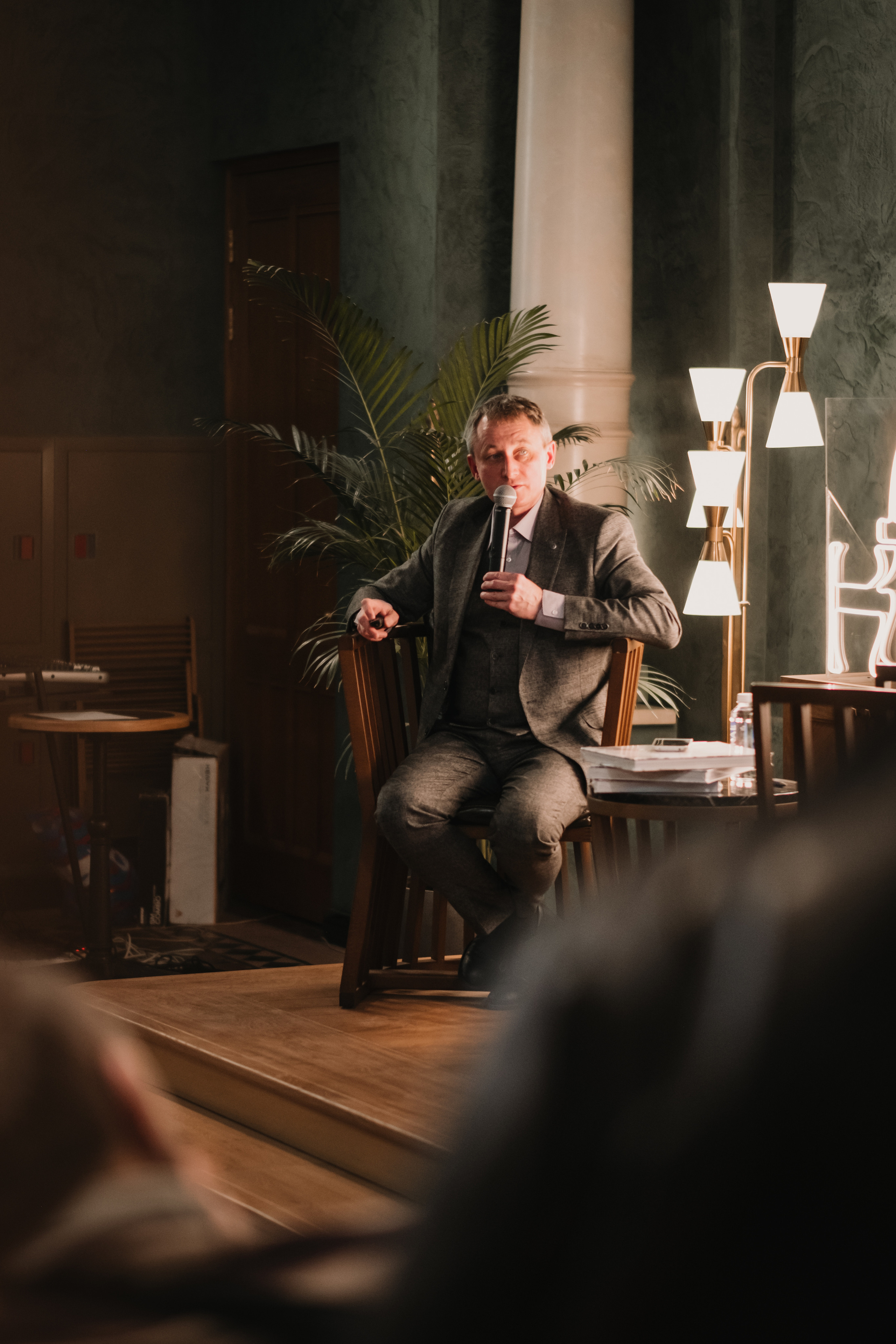 Презентация книги Александра Чепеля. Портретный и репортажный фотограф Ульяна Белчанская