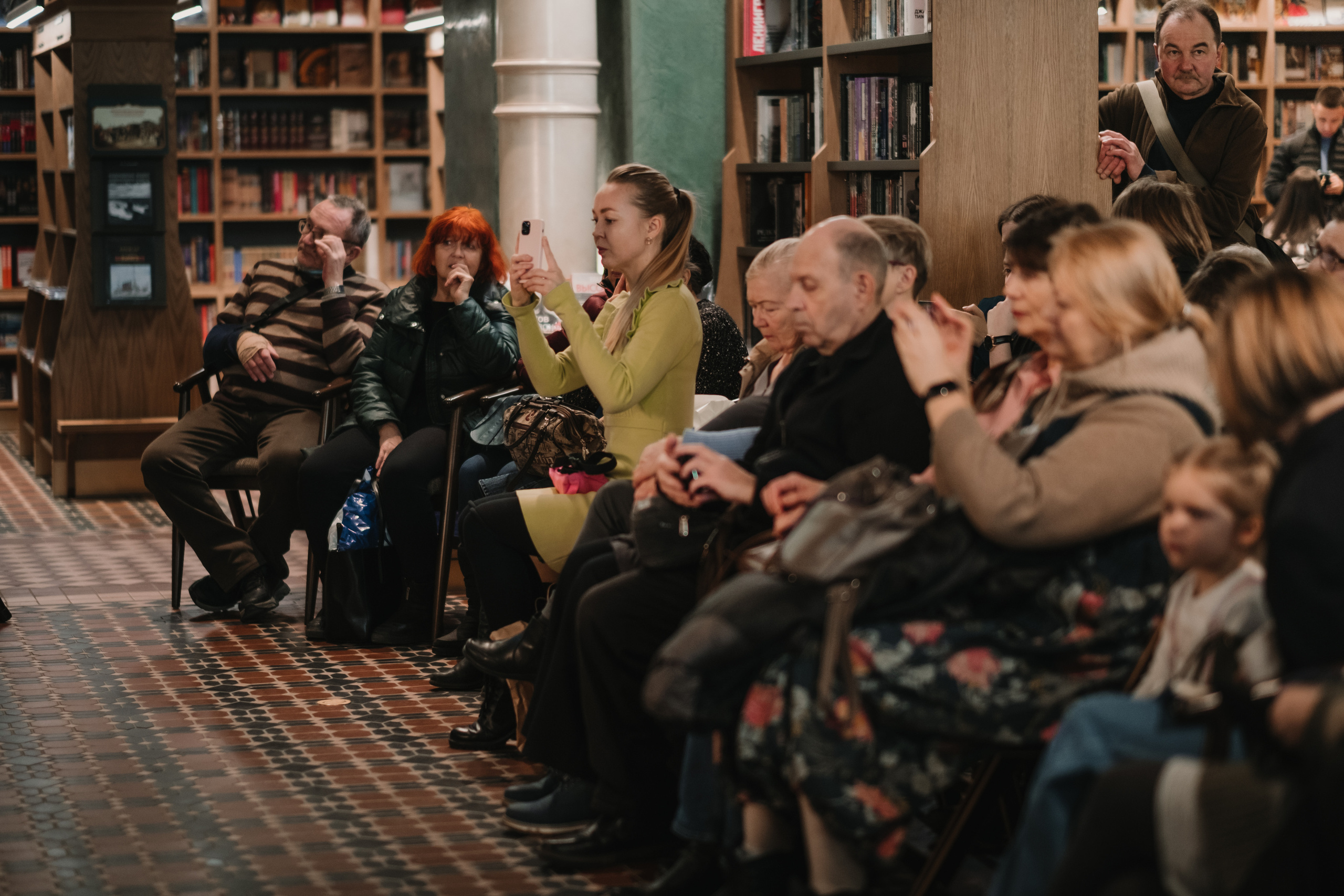 Презентация книги Александра Чепеля. Портретный и репортажный фотограф Ульяна Белчанская