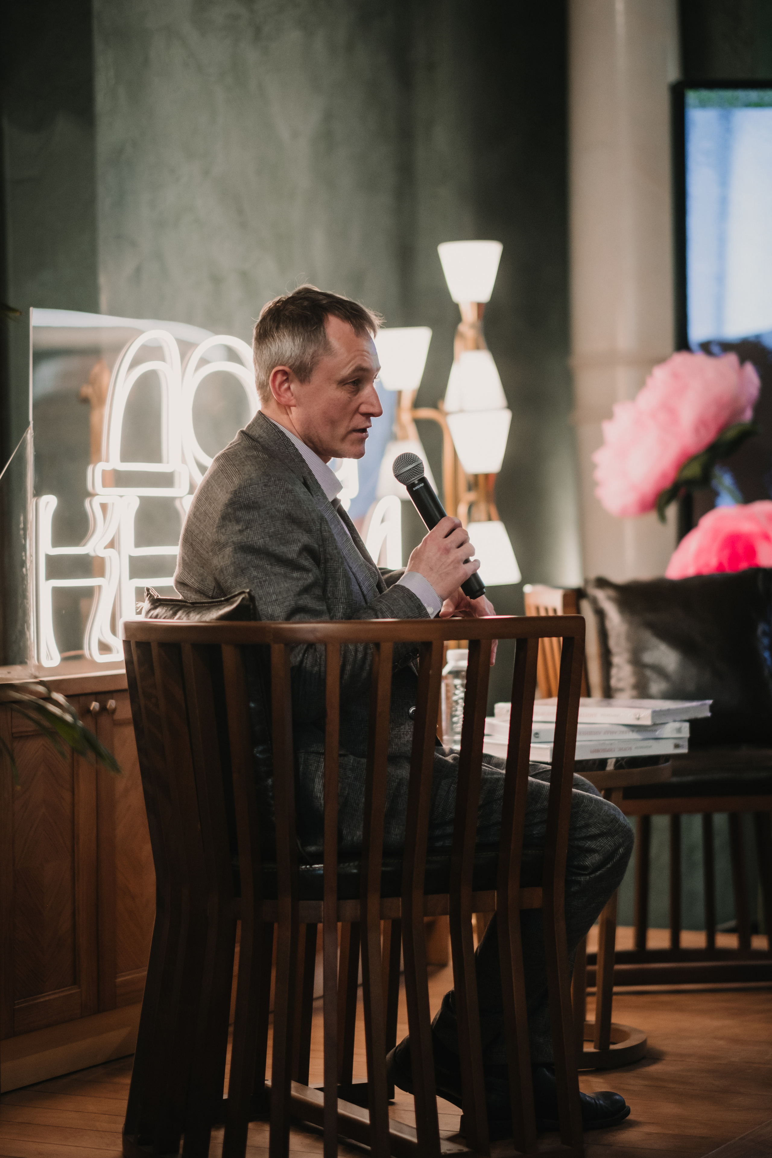 Презентация книги Александра Чепеля. Портретный и репортажный фотограф Ульяна Белчанская