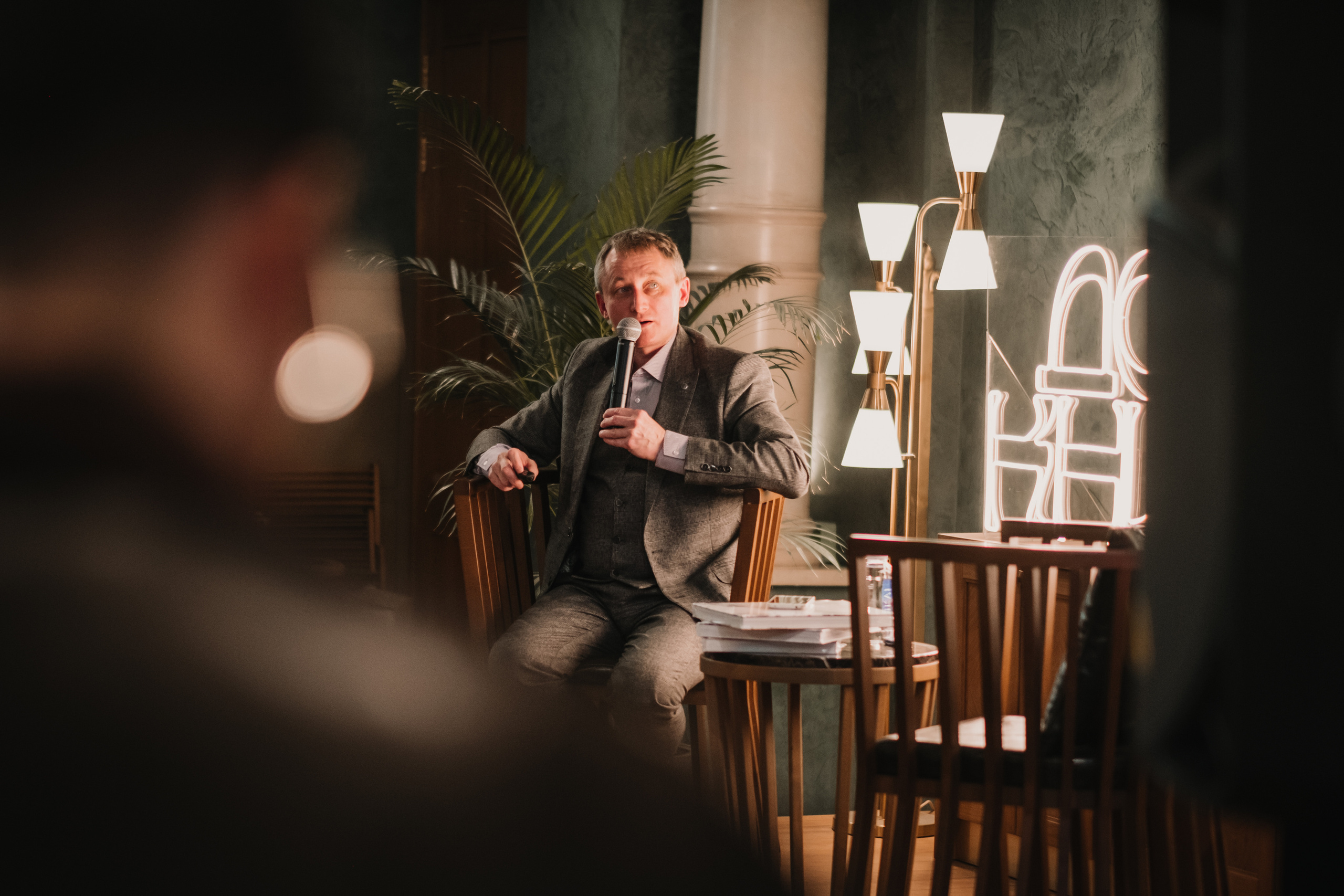 Презентация книги Александра Чепеля. Портретный и репортажный фотограф Ульяна Белчанская