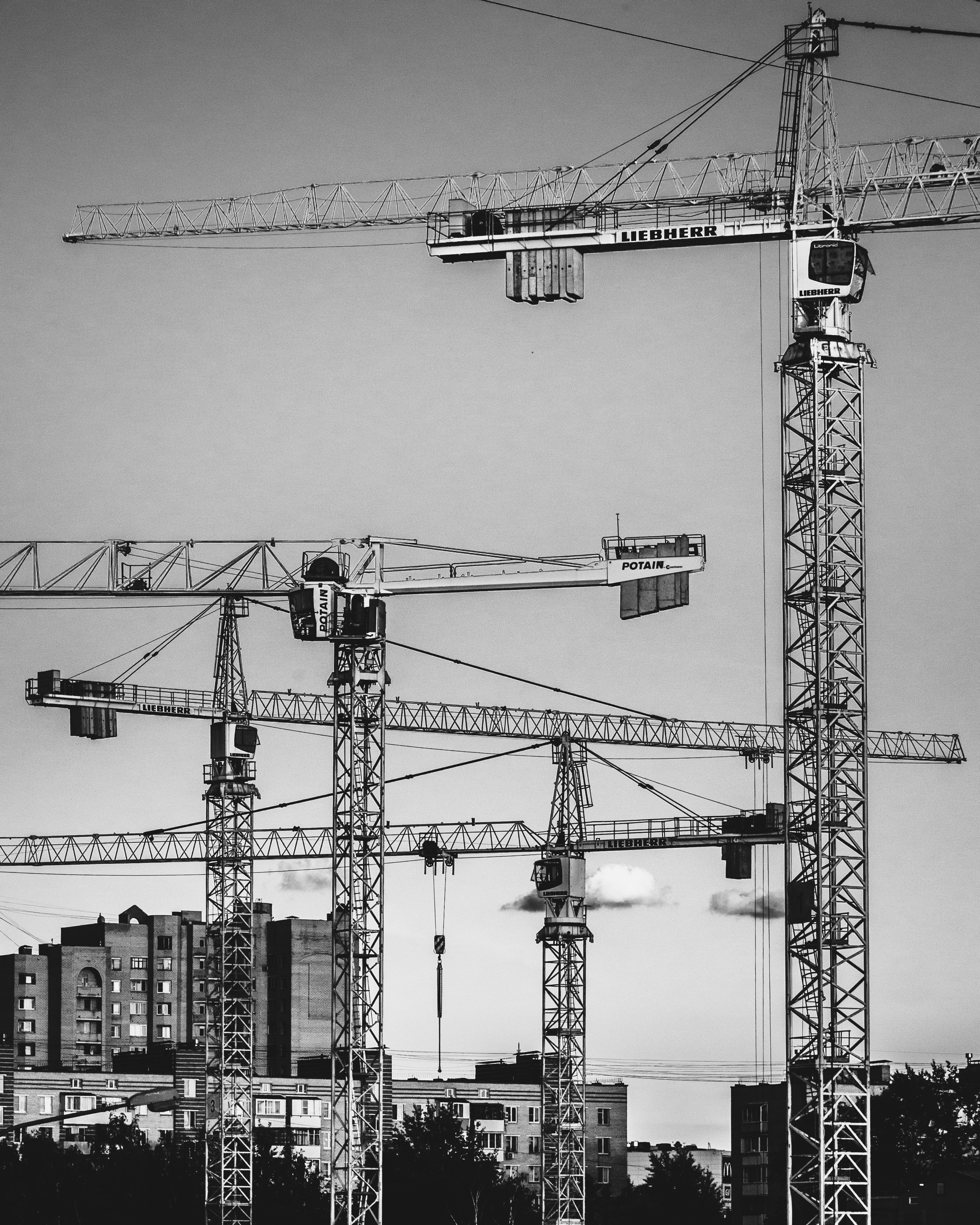 Подъемный кран в Москве